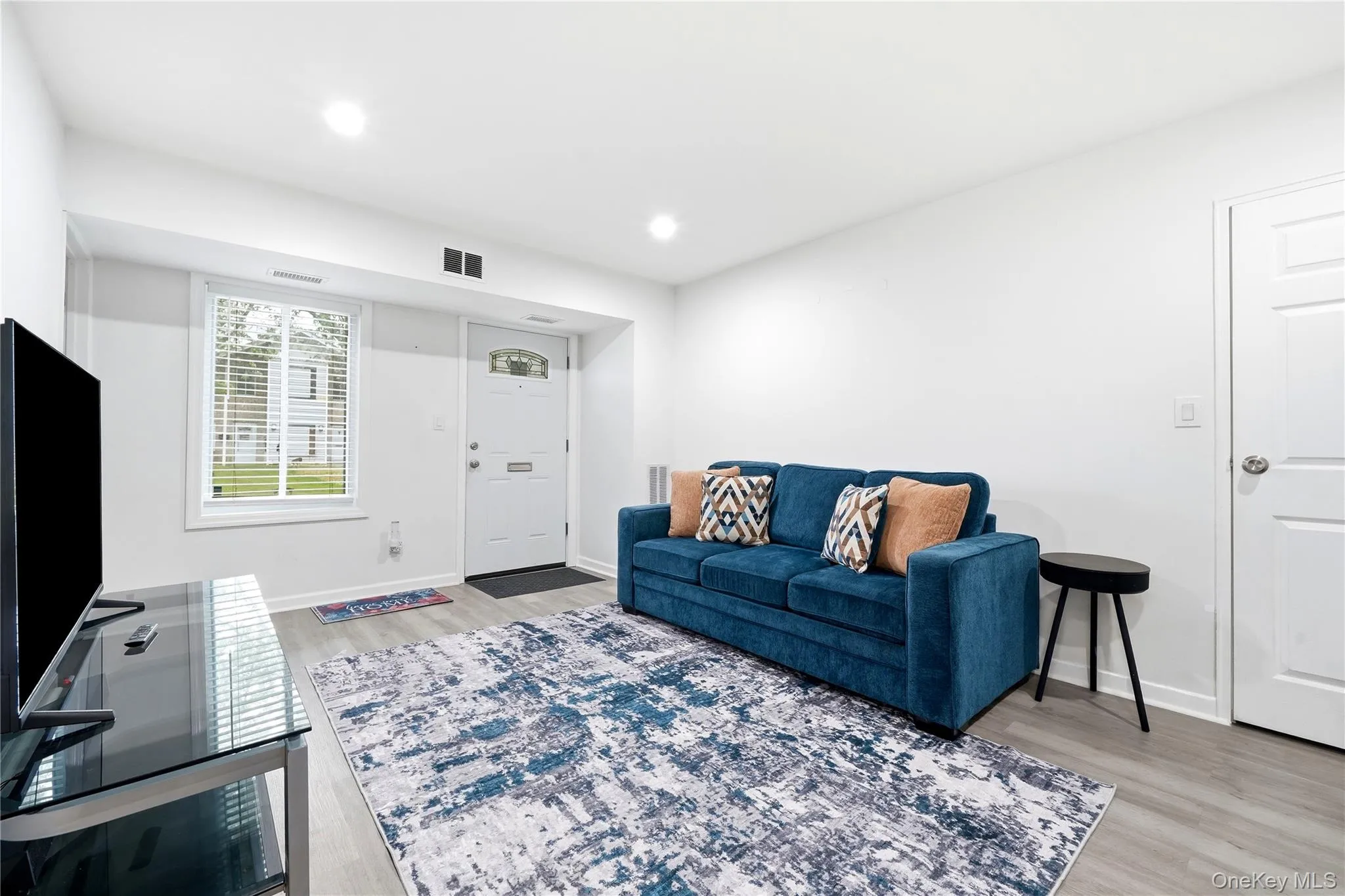15 Sierra Court, Brookhaven, NY, 1 Bedroom Bedrooms, 3 Rooms Rooms,1 BathroomBathrooms,Residential,For Rent,Sierra,0,1033852 15 Sierra Court, Brookhaven, NY, 1 Bedroom Bedrooms, 3 Rooms Rooms,1 BathroomBathrooms,Residential,For Rent,Sierra,0,1033852