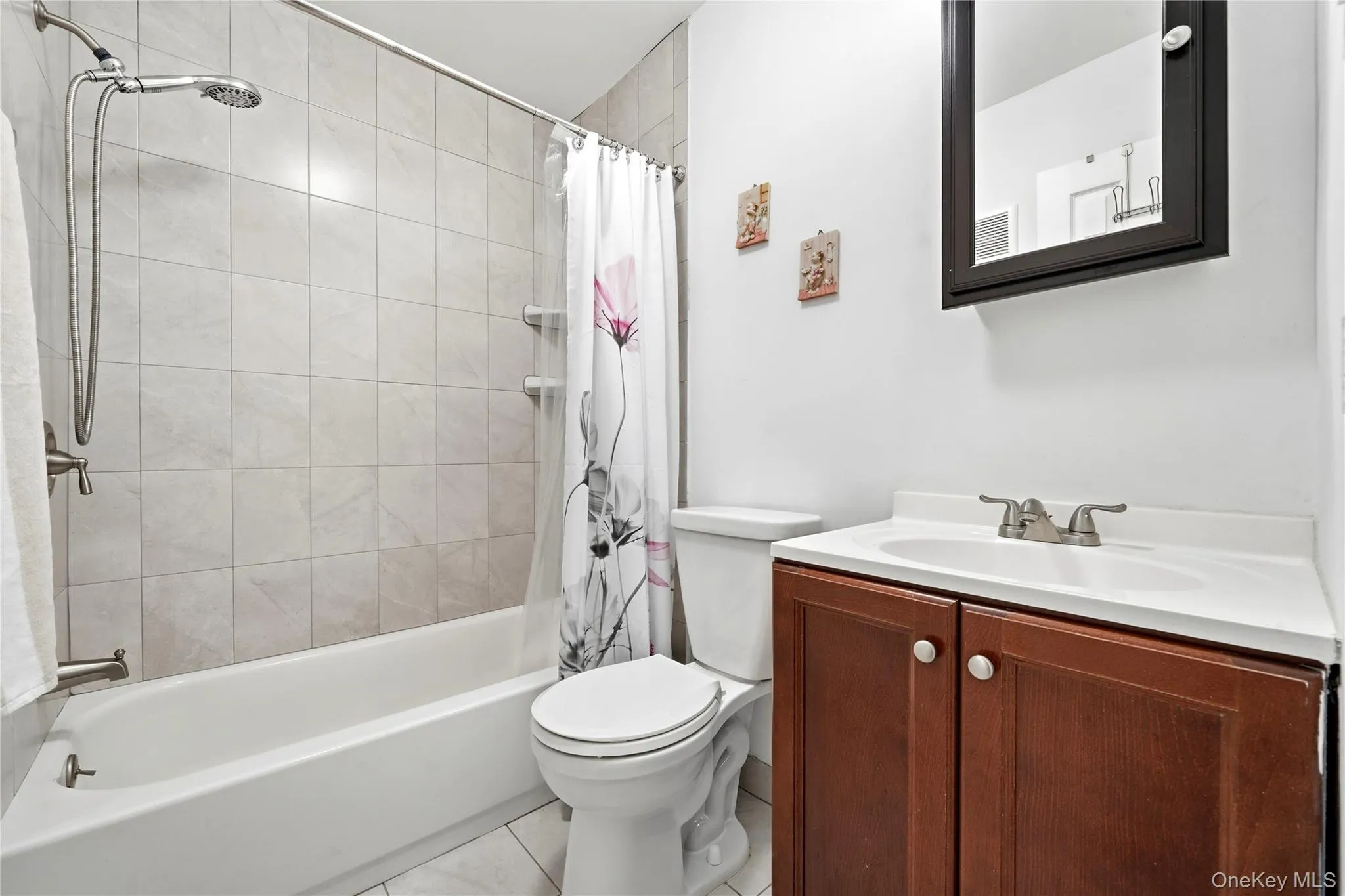 15 Sierra Court, Brookhaven, NY, 1 Bedroom Bedrooms, 3 Rooms Rooms,1 BathroomBathrooms,Residential,For Rent,Sierra,0,1033852 15 Sierra Court, Brookhaven, NY, 1 Bedroom Bedrooms, 3 Rooms Rooms,1 BathroomBathrooms,Residential,For Rent,Sierra,0,1033852