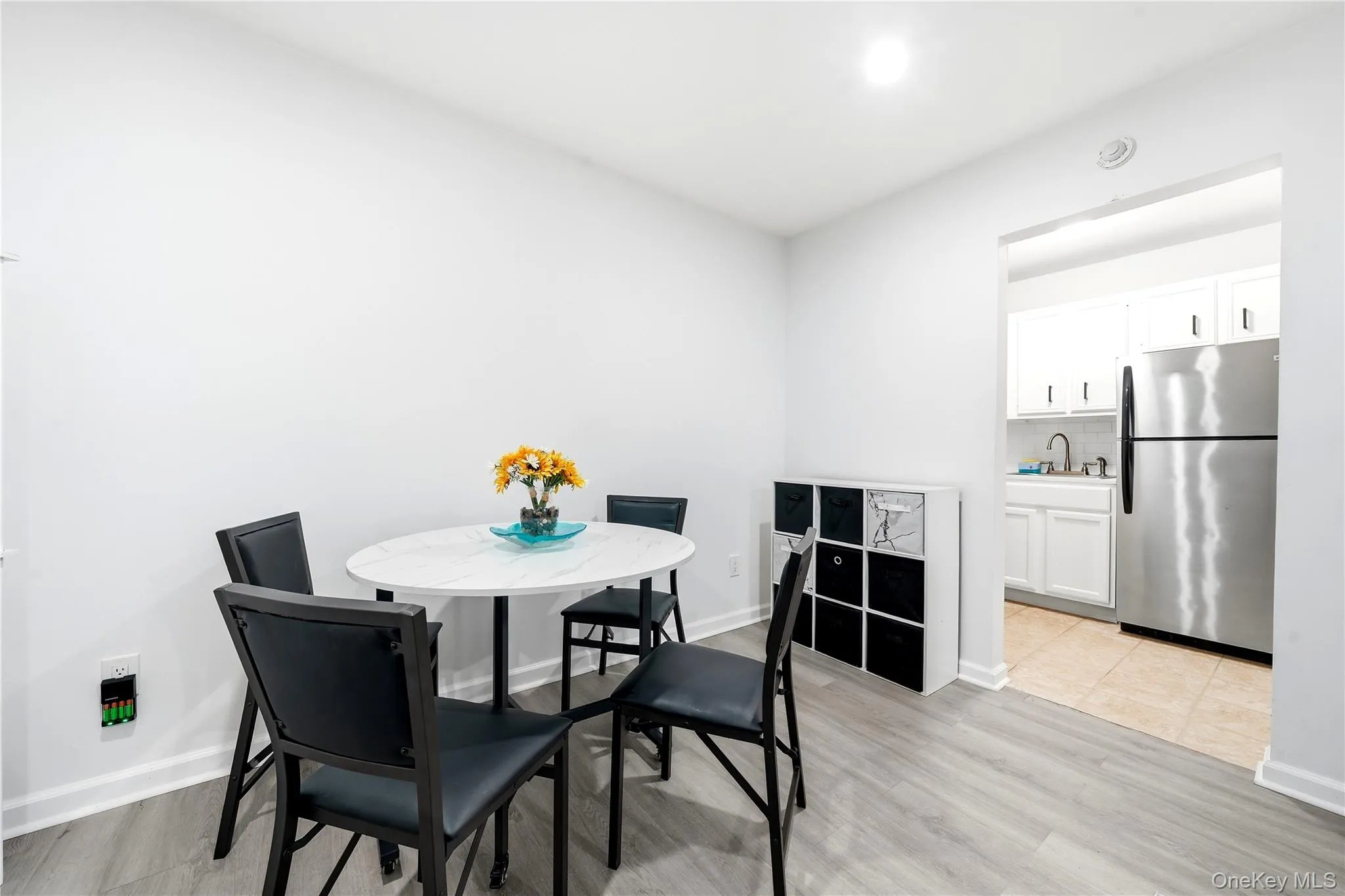 15 Sierra Court, Brookhaven, NY, 1 Bedroom Bedrooms, 3 Rooms Rooms,1 BathroomBathrooms,Residential,For Rent,Sierra,0,1033852 15 Sierra Court, Brookhaven, NY, 1 Bedroom Bedrooms, 3 Rooms Rooms,1 BathroomBathrooms,Residential,For Rent,Sierra,0,1033852