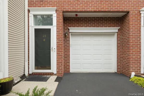 One car garage One car garage