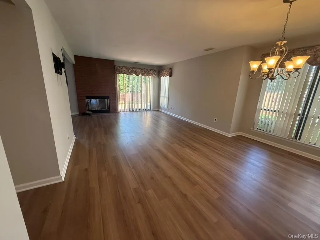 31 Stanford Court, Hempstead, NY, 2 Bedrooms Bedrooms, 5 Rooms Rooms,1 BathroomBathrooms,Residential Lease,For Rent,Stanford,0,1033865 31 Stanford Court, Hempstead, NY, 2 Bedrooms Bedrooms, 5 Rooms Rooms,1 BathroomBathrooms,Residential Lease,For Rent,Stanford,0,1033865