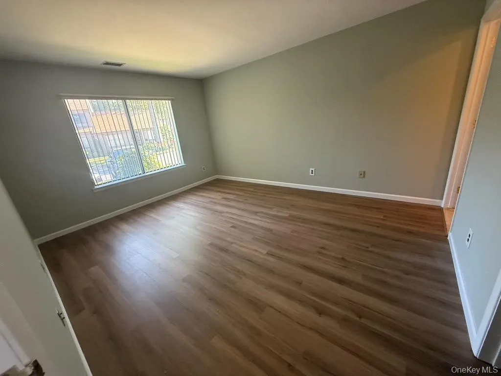 31 Stanford Court, Hempstead, NY, 2 Bedrooms Bedrooms, 5 Rooms Rooms,1 BathroomBathrooms,Residential Lease,For Rent,Stanford,0,1033865 31 Stanford Court, Hempstead, NY, 2 Bedrooms Bedrooms, 5 Rooms Rooms,1 BathroomBathrooms,Residential Lease,For Rent,Stanford,0,1033865