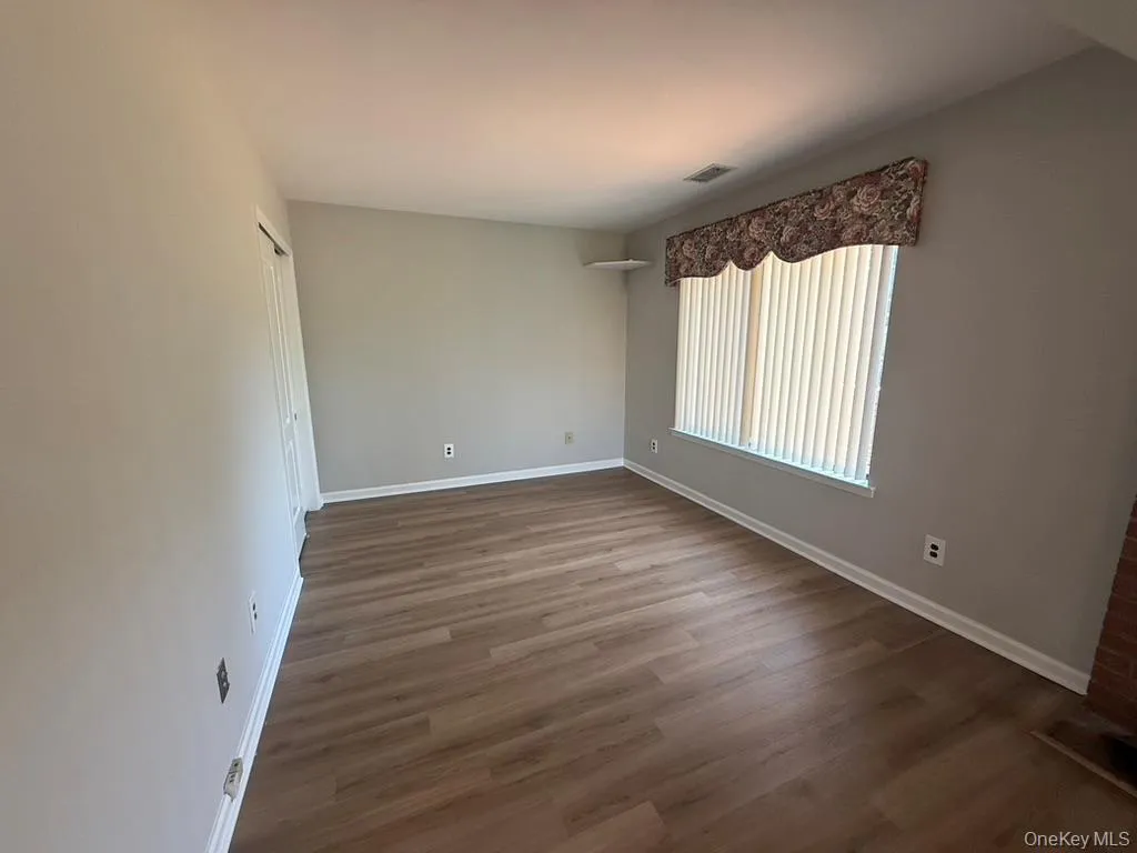 31 Stanford Court, Hempstead, NY, 2 Bedrooms Bedrooms, 5 Rooms Rooms,1 BathroomBathrooms,Residential Lease,For Rent,Stanford,0,1033865 31 Stanford Court, Hempstead, NY, 2 Bedrooms Bedrooms, 5 Rooms Rooms,1 BathroomBathrooms,Residential Lease,For Rent,Stanford,0,1033865
