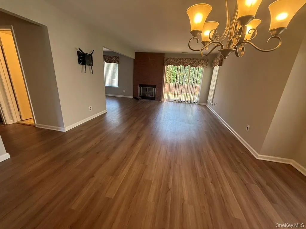 31 Stanford Court, Hempstead, NY, 2 Bedrooms Bedrooms, 5 Rooms Rooms,1 BathroomBathrooms,Residential Lease,For Rent,Stanford,0,1033865 31 Stanford Court, Hempstead, NY, 2 Bedrooms Bedrooms, 5 Rooms Rooms,1 BathroomBathrooms,Residential Lease,For Rent,Stanford,0,1033865