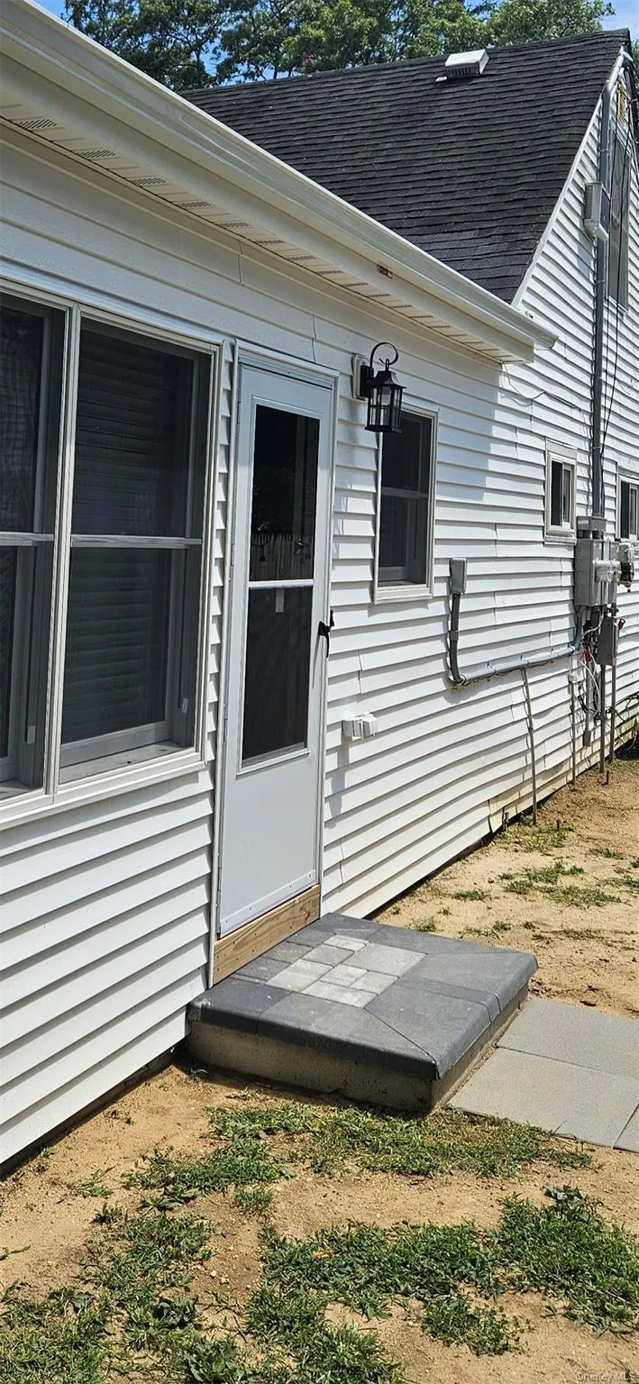 211 Parkway Boulevard, Babylon, NY, 3 Rooms Rooms,1 BathroomBathrooms,Residential Lease,For Rent,Parkway,0,1033867 211 Parkway Boulevard, Babylon, NY, 3 Rooms Rooms,1 BathroomBathrooms,Residential Lease,For Rent,Parkway,0,1033867