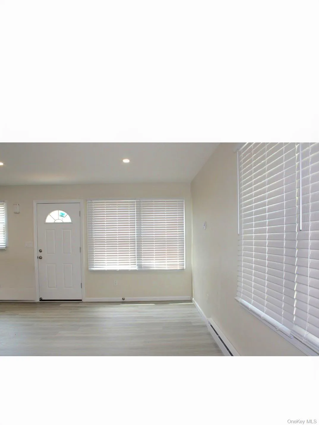 211 Parkway Boulevard, Babylon, NY, 3 Rooms Rooms,1 BathroomBathrooms,Residential Lease,For Rent,Parkway,0,1033867 211 Parkway Boulevard, Babylon, NY, 3 Rooms Rooms,1 BathroomBathrooms,Residential Lease,For Rent,Parkway,0,1033867
