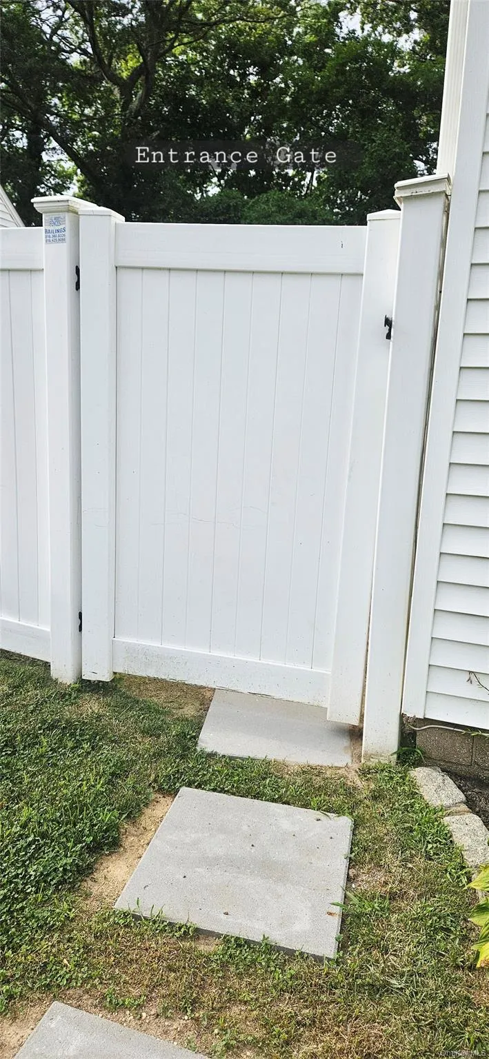 211 Parkway Boulevard, Babylon, NY, 3 Rooms Rooms,1 BathroomBathrooms,Residential Lease,For Rent,Parkway,0,1033867 211 Parkway Boulevard, Babylon, NY, 3 Rooms Rooms,1 BathroomBathrooms,Residential Lease,For Rent,Parkway,0,1033867