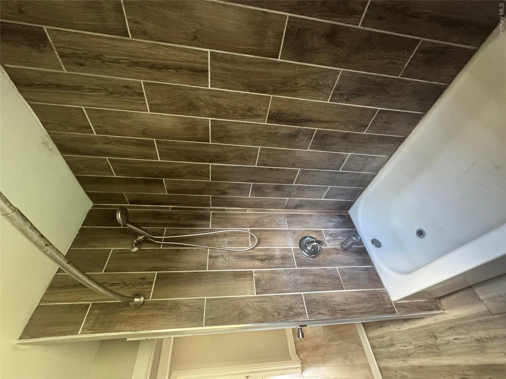 425 Landing Avenue, Smithtown, NY, 4 Bedrooms Bedrooms, 6 Rooms Rooms,2 BathroomsBathrooms,Residential Lease,For Rent,Landing,0,1033868 425 Landing Avenue, Smithtown, NY, 4 Bedrooms Bedrooms, 6 Rooms Rooms,2 BathroomsBathrooms,Residential Lease,For Rent,Landing,0,1033868