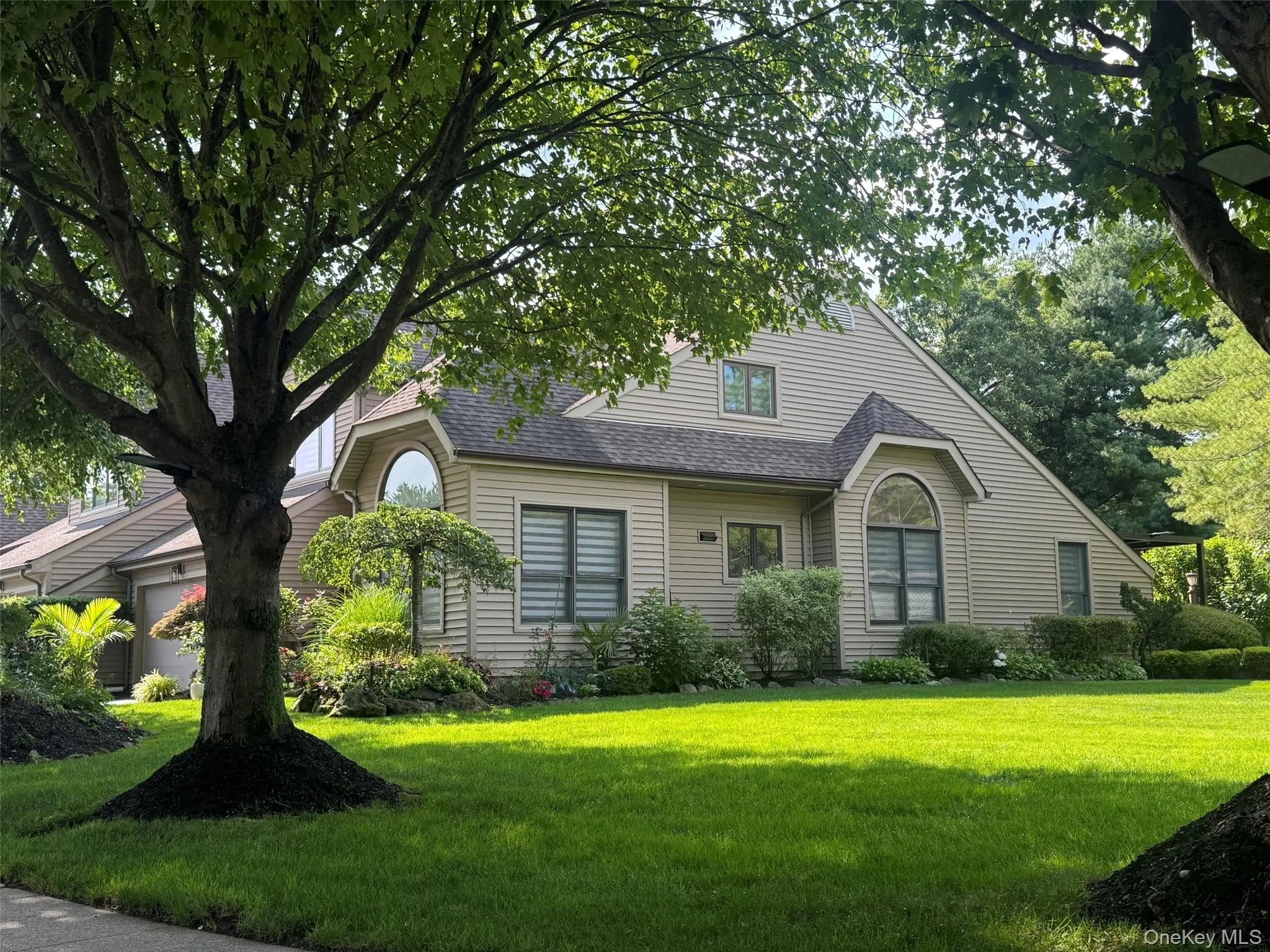 7 Julia Circle, Huntington, NY, 3 Bedrooms Bedrooms, 10 Rooms Rooms,2 BathroomsBathrooms,Residential,For Rent,Julia,0,1033873 7 Julia Circle, Huntington, NY, 3 Bedrooms Bedrooms, 10 Rooms Rooms,2 BathroomsBathrooms,Residential,For Rent,Julia,0,1033873