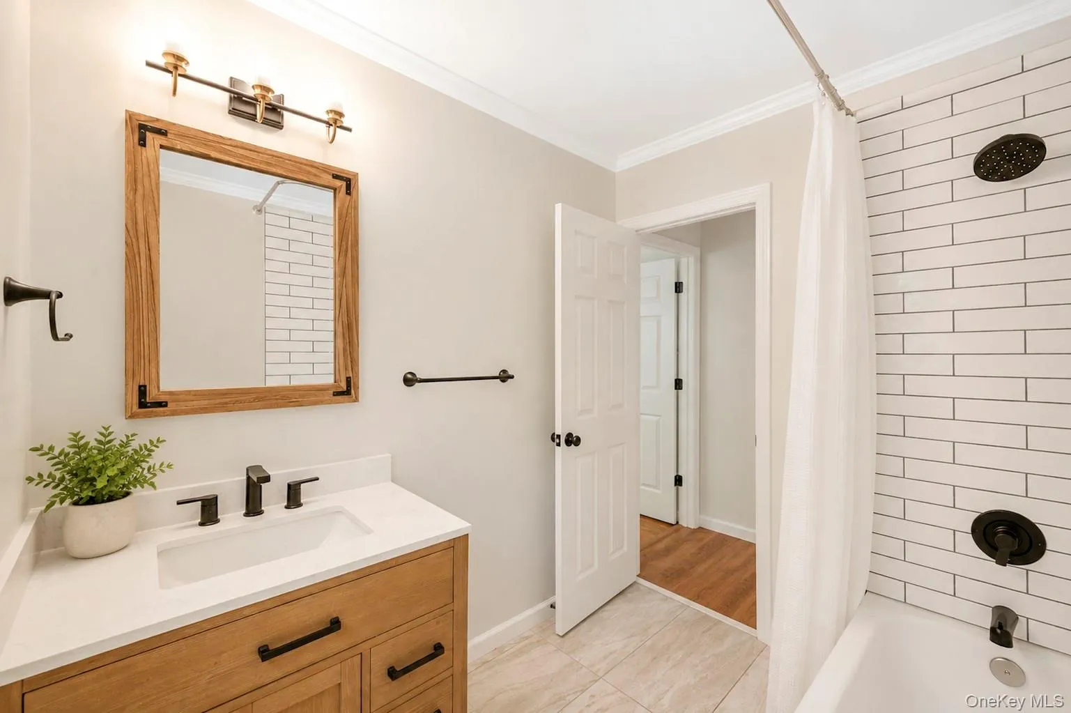 117 Hallock Road, Brookhaven, NY, 4 Bedrooms Bedrooms, 10 Rooms Rooms,2 BathroomsBathrooms,Residential,For Rent,Hallock,0,1033876 117 Hallock Road, Brookhaven, NY, 4 Bedrooms Bedrooms, 10 Rooms Rooms,2 BathroomsBathrooms,Residential,For Rent,Hallock,0,1033876
