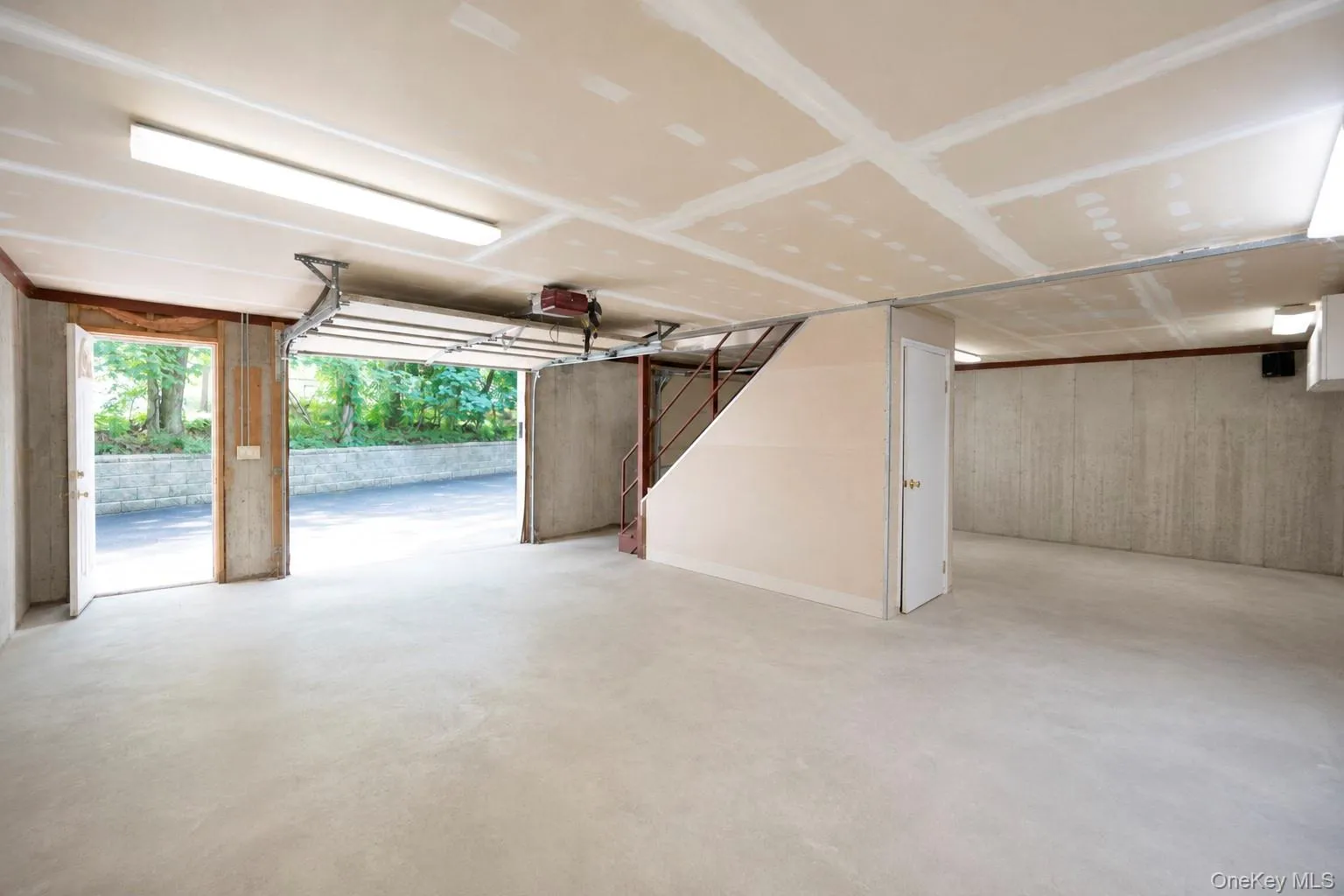 117 Hallock Road, Brookhaven, NY, 4 Bedrooms Bedrooms, 10 Rooms Rooms,2 BathroomsBathrooms,Residential,For Rent,Hallock,0,1033876 117 Hallock Road, Brookhaven, NY, 4 Bedrooms Bedrooms, 10 Rooms Rooms,2 BathroomsBathrooms,Residential,For Rent,Hallock,0,1033876