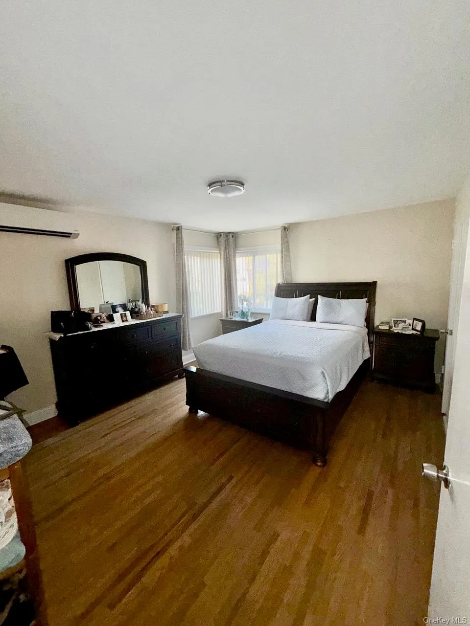 2719 Seymour Avenue, New York, NY, 3 Bedrooms Bedrooms, 6 Rooms Rooms,2 BathroomsBathrooms,Residential,For Rent,Seymour,0,1033880 2719 Seymour Avenue, New York, NY, 3 Bedrooms Bedrooms, 6 Rooms Rooms,2 BathroomsBathrooms,Residential,For Rent,Seymour,0,1033880