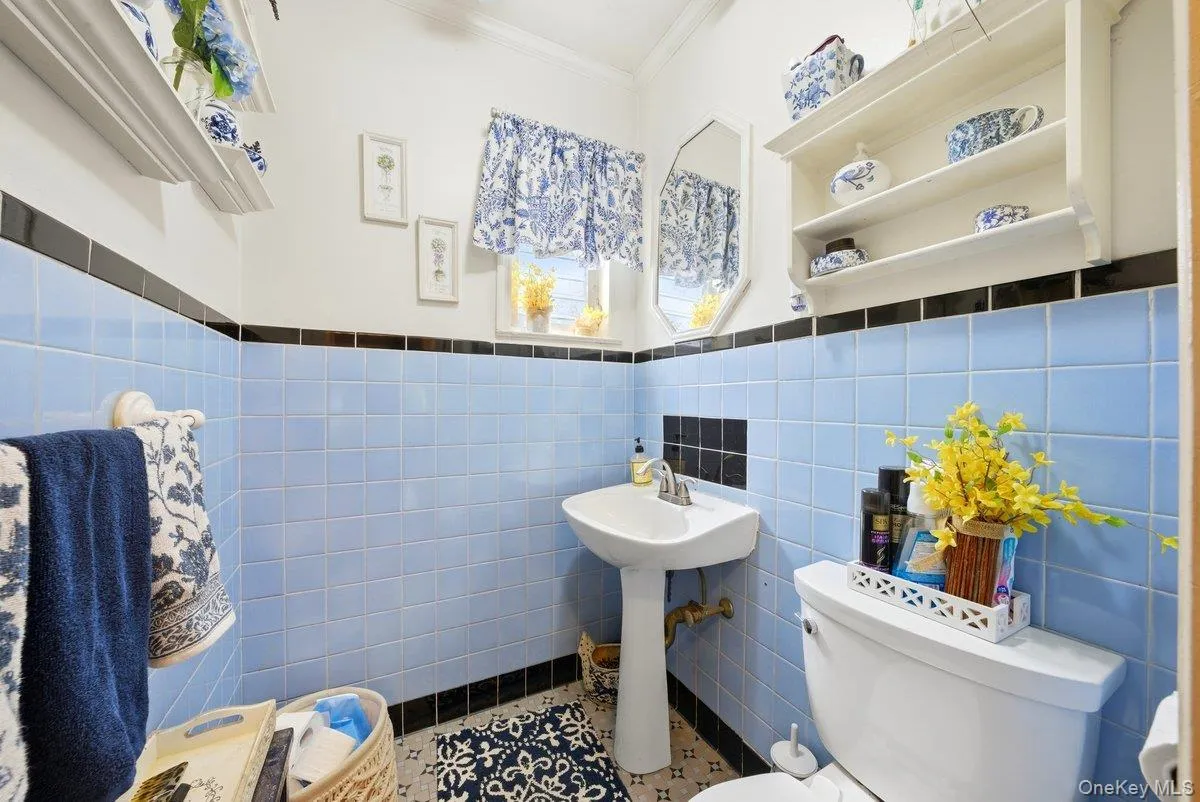 Powder room onthe First Floor Powder room onthe First Floor