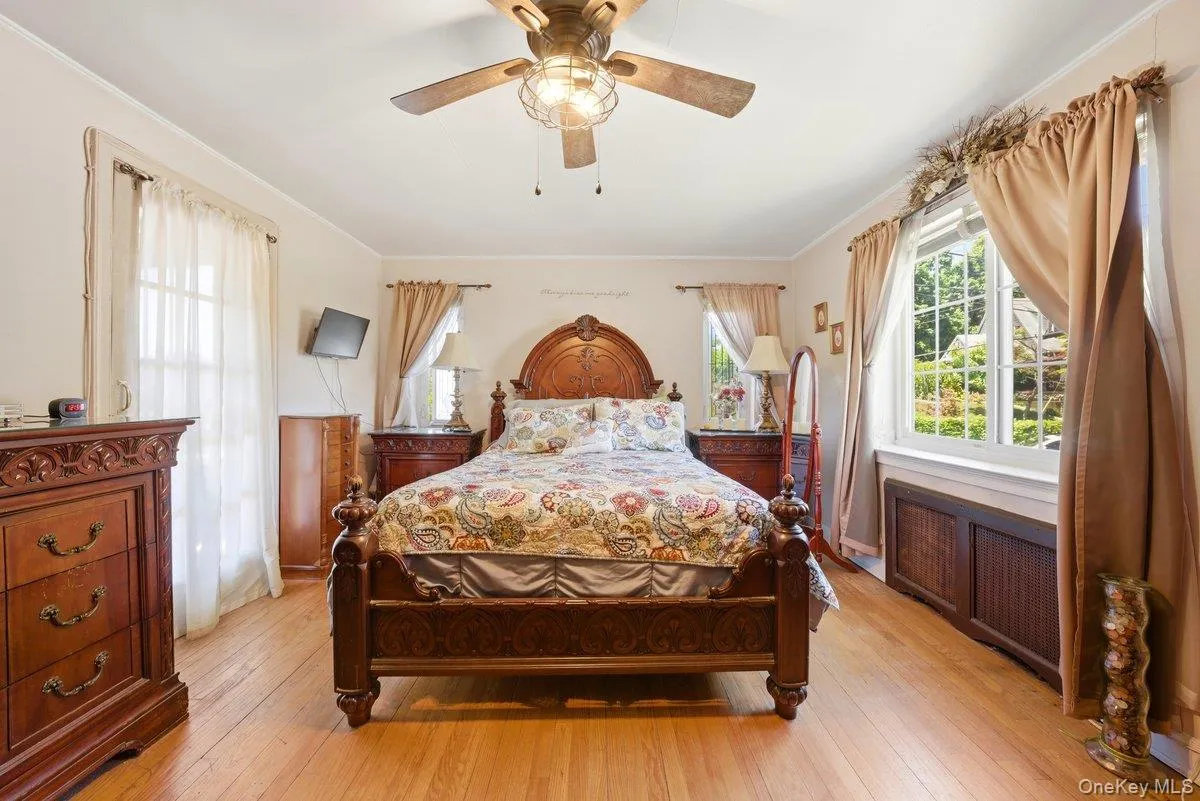 51 Cumberland Drive, Yonkers, NY, 3 Bedrooms Bedrooms, 10 Rooms Rooms,2 BathroomsBathrooms,Residential,For Rent,Cumberland,0,1033881 51 Cumberland Drive, Yonkers, NY, 3 Bedrooms Bedrooms, 10 Rooms Rooms,2 BathroomsBathrooms,Residential,For Rent,Cumberland,0,1033881