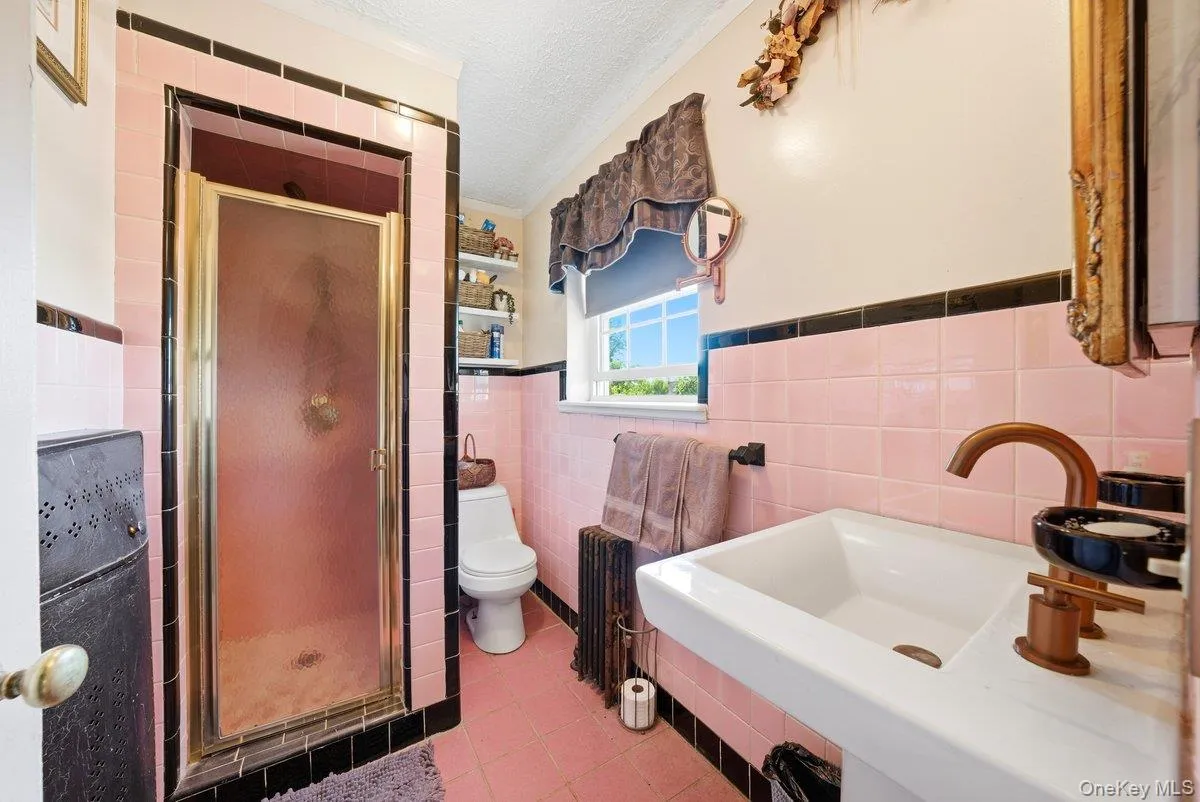 51 Cumberland Drive, Yonkers, NY, 3 Bedrooms Bedrooms, 10 Rooms Rooms,2 BathroomsBathrooms,Residential,For Rent,Cumberland,0,1033881 51 Cumberland Drive, Yonkers, NY, 3 Bedrooms Bedrooms, 10 Rooms Rooms,2 BathroomsBathrooms,Residential,For Rent,Cumberland,0,1033881