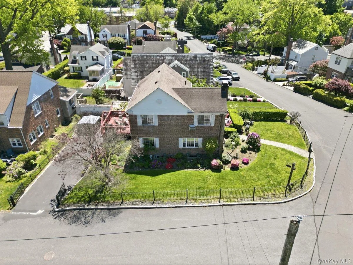 51 Cumberland Drive, Yonkers, NY, 3 Bedrooms Bedrooms, 10 Rooms Rooms,2 BathroomsBathrooms,Residential,For Rent,Cumberland,0,1033881 51 Cumberland Drive, Yonkers, NY, 3 Bedrooms Bedrooms, 10 Rooms Rooms,2 BathroomsBathrooms,Residential,For Rent,Cumberland,0,1033881