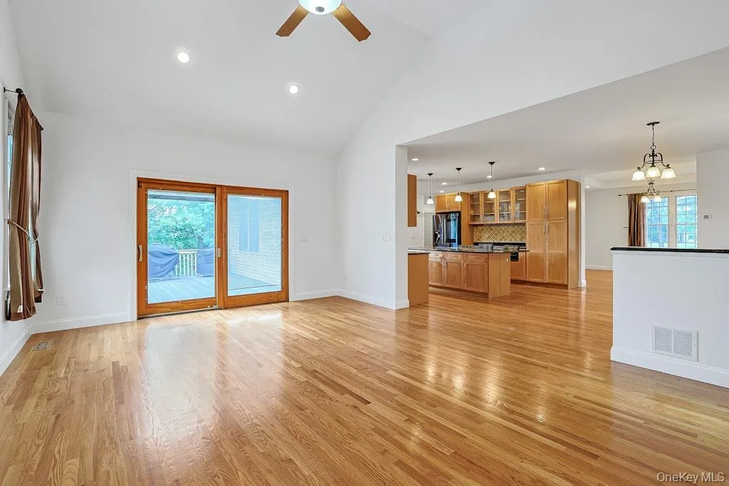 465 North Street, White Plains, NY, 5 Bedrooms Bedrooms, 12 Rooms Rooms,3 BathroomsBathrooms,Residential Lease,For Rent,North,0,1033882 465 North Street, White Plains, NY, 5 Bedrooms Bedrooms, 12 Rooms Rooms,3 BathroomsBathrooms,Residential Lease,For Rent,North,0,1033882