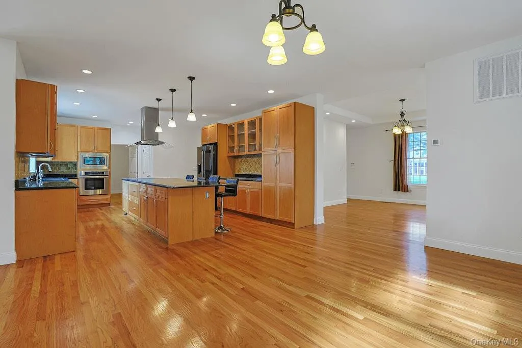 465 North Street, White Plains, NY, 5 Bedrooms Bedrooms, 12 Rooms Rooms,3 BathroomsBathrooms,Residential Lease,For Rent,North,0,1033882 465 North Street, White Plains, NY, 5 Bedrooms Bedrooms, 12 Rooms Rooms,3 BathroomsBathrooms,Residential Lease,For Rent,North,0,1033882