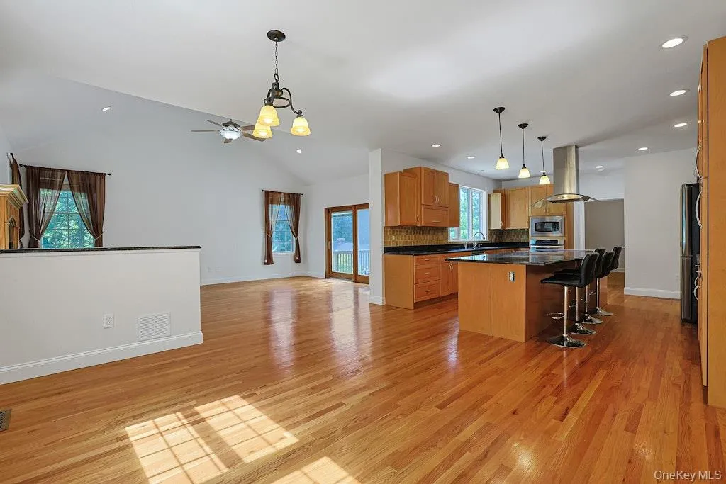 465 North Street, White Plains, NY, 5 Bedrooms Bedrooms, 12 Rooms Rooms,3 BathroomsBathrooms,Residential Lease,For Rent,North,0,1033882 465 North Street, White Plains, NY, 5 Bedrooms Bedrooms, 12 Rooms Rooms,3 BathroomsBathrooms,Residential Lease,For Rent,North,0,1033882