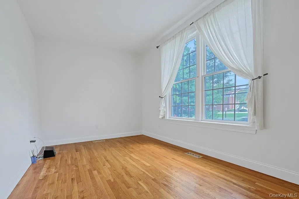 465 North Street, White Plains, NY, 5 Bedrooms Bedrooms, 12 Rooms Rooms,3 BathroomsBathrooms,Residential Lease,For Rent,North,0,1033882 465 North Street, White Plains, NY, 5 Bedrooms Bedrooms, 12 Rooms Rooms,3 BathroomsBathrooms,Residential Lease,For Rent,North,0,1033882