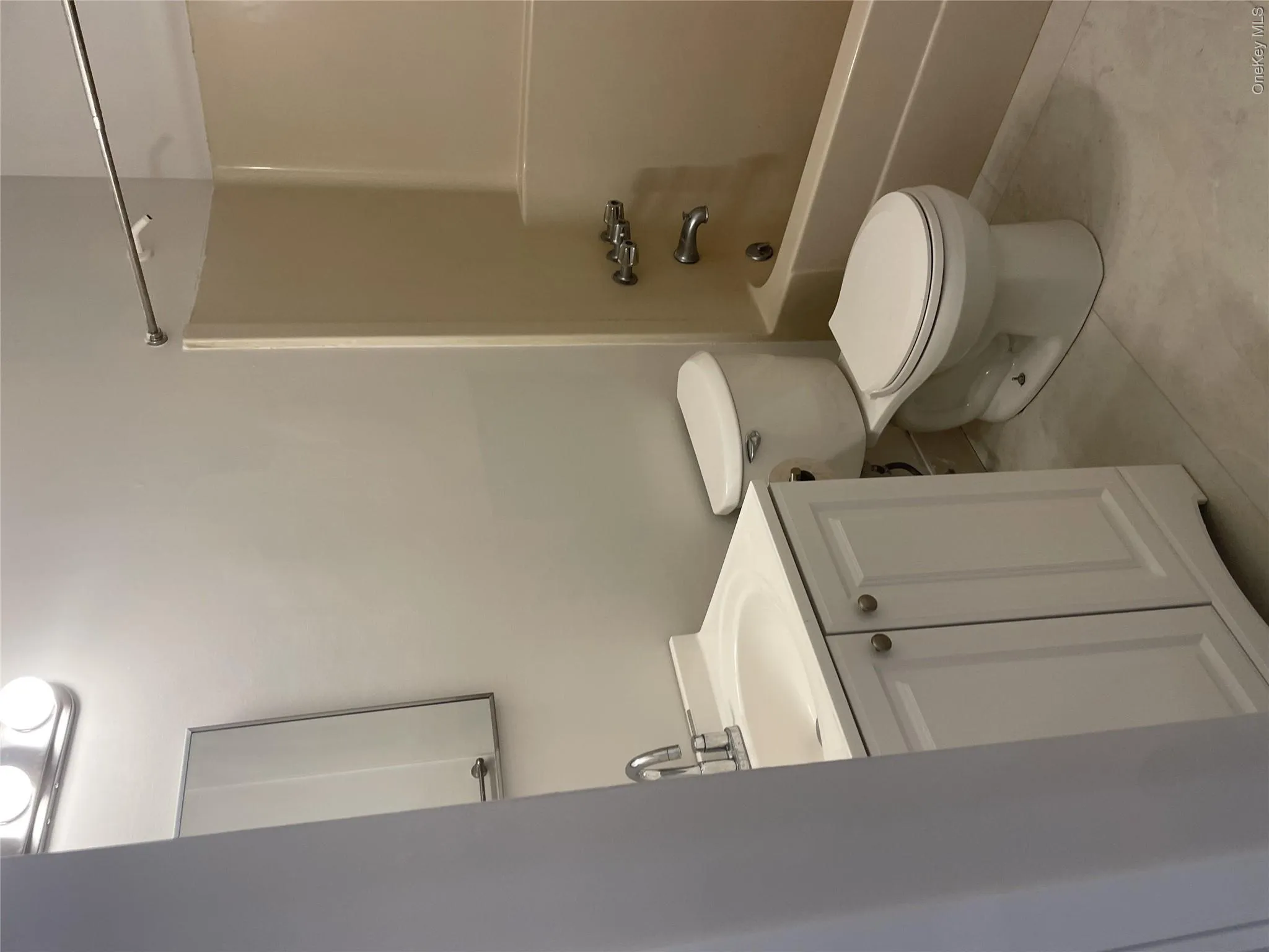 320 Post Avenue, North Hempstead, NY, 1 Bedroom Bedrooms, 3 Rooms Rooms,1 BathroomBathrooms,Residential Lease,For Rent,Post,0,1033883 320 Post Avenue, North Hempstead, NY, 1 Bedroom Bedrooms, 3 Rooms Rooms,1 BathroomBathrooms,Residential Lease,For Rent,Post,0,1033883