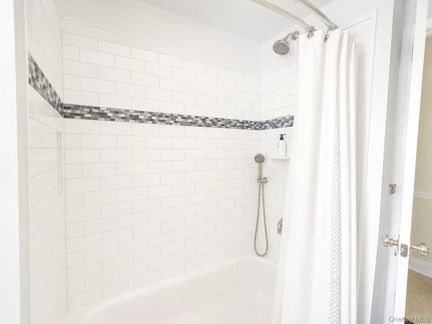 29 Chestnut Avenue, Pelham, NY, 3 Bedrooms Bedrooms, 6 Rooms Rooms,1 BathroomBathrooms,Residential Lease,For Rent,Chestnut,0,1033884 29 Chestnut Avenue, Pelham, NY, 3 Bedrooms Bedrooms, 6 Rooms Rooms,1 BathroomBathrooms,Residential Lease,For Rent,Chestnut,0,1033884
