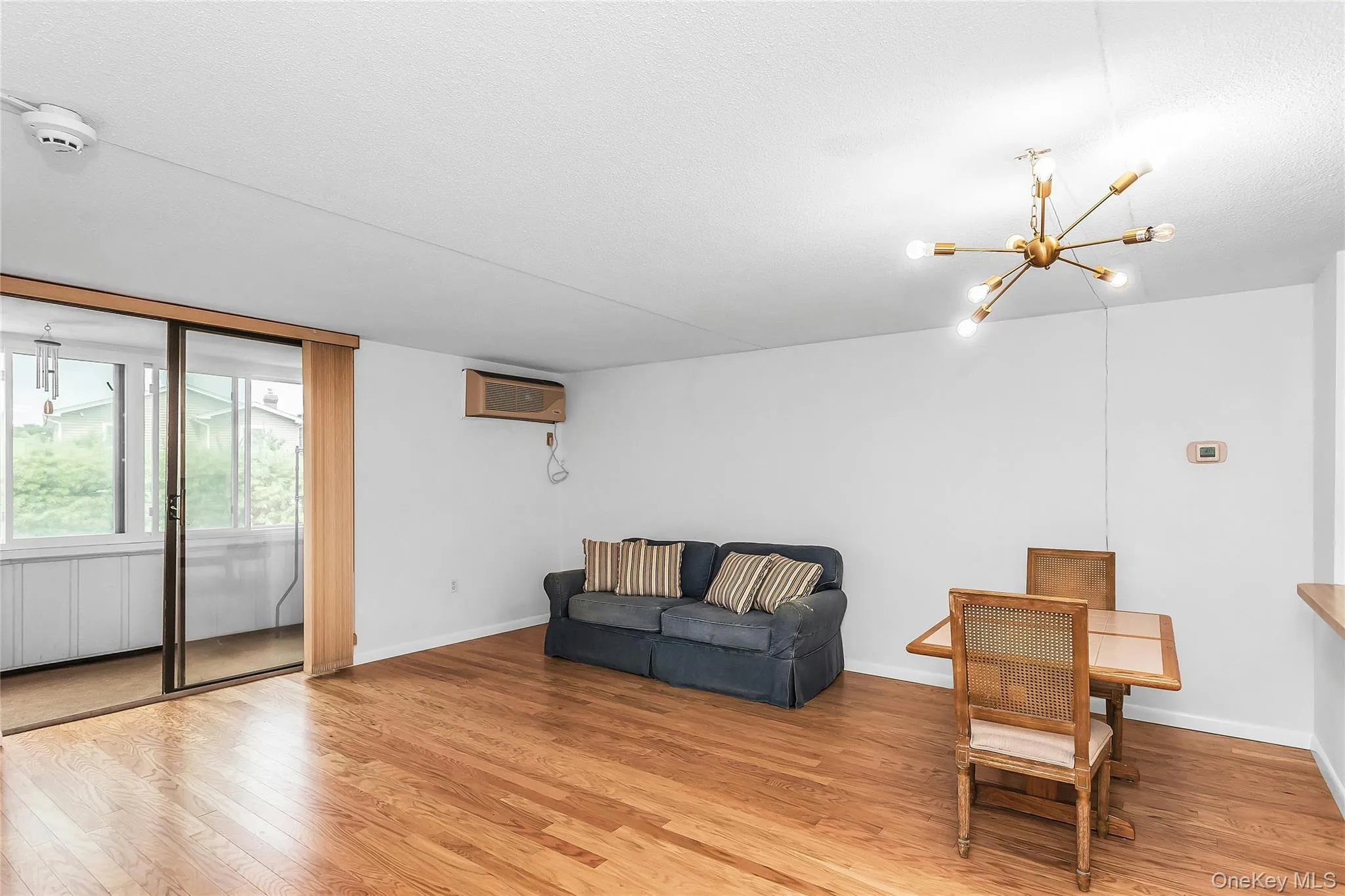 800 Willis Avenue, North Hempstead, NY, 1 Bedroom Bedrooms, 6 Rooms Rooms,1 BathroomBathrooms,Residential,For Rent,Willis,0,1033885 800 Willis Avenue, North Hempstead, NY, 1 Bedroom Bedrooms, 6 Rooms Rooms,1 BathroomBathrooms,Residential,For Rent,Willis,0,1033885