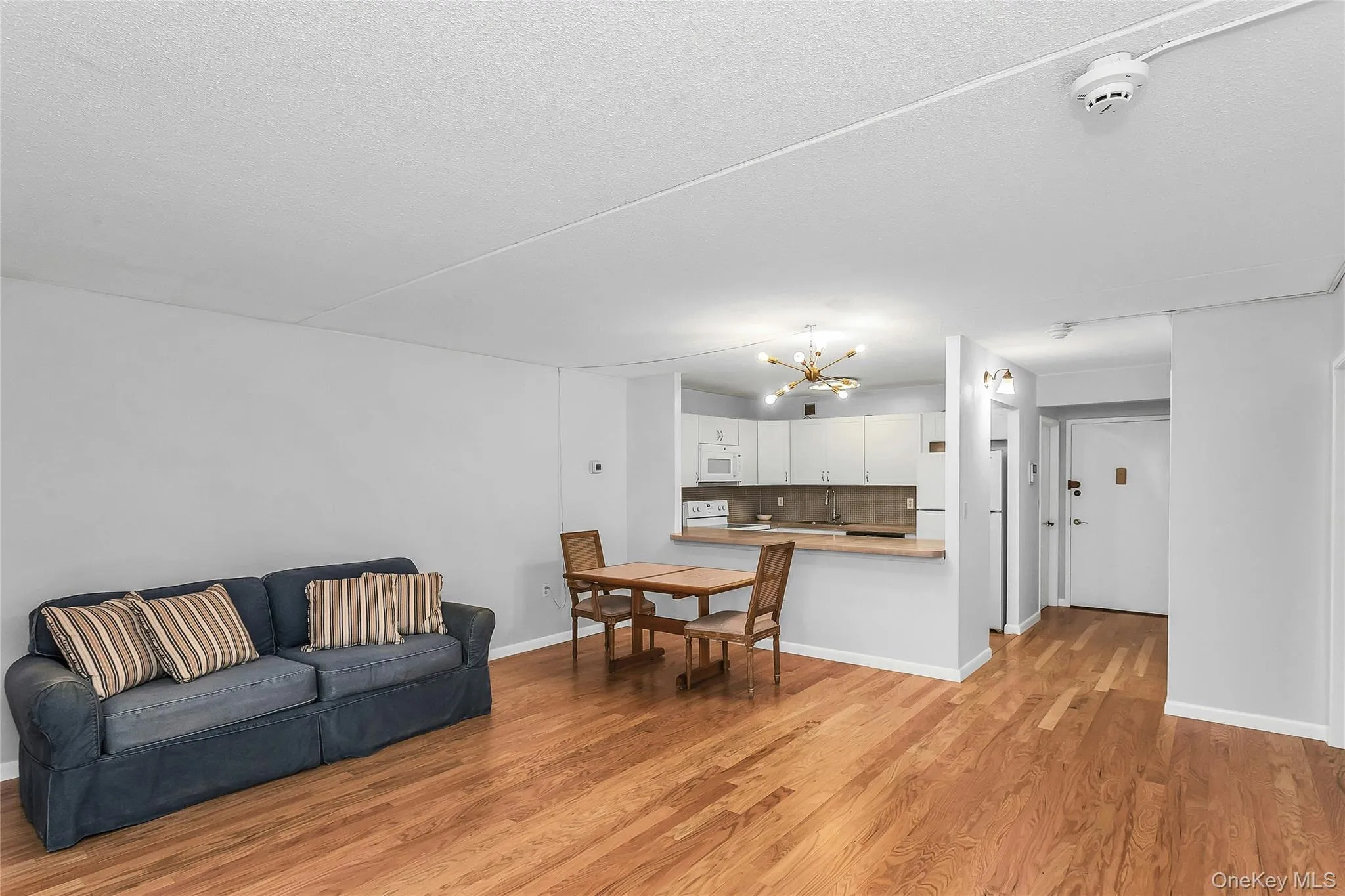800 Willis Avenue, North Hempstead, NY, 1 Bedroom Bedrooms, 6 Rooms Rooms,1 BathroomBathrooms,Residential,For Rent,Willis,0,1033885 800 Willis Avenue, North Hempstead, NY, 1 Bedroom Bedrooms, 6 Rooms Rooms,1 BathroomBathrooms,Residential,For Rent,Willis,0,1033885
