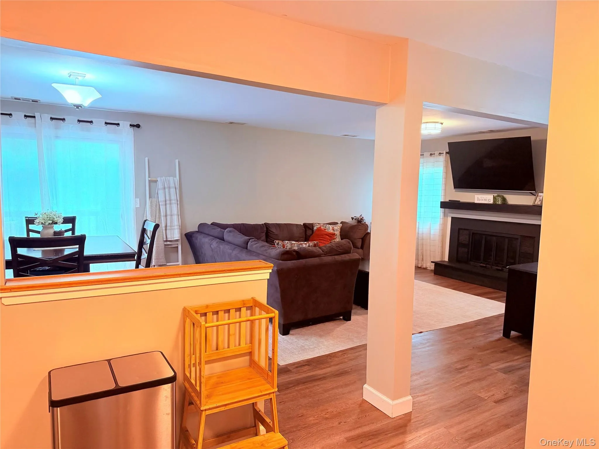 45 Redwood Drive, Woodbury, NY, 2 Bedrooms Bedrooms, 5 Rooms Rooms,1 BathroomBathrooms,Residential,For Rent,Redwood,0,1033890 45 Redwood Drive, Woodbury, NY, 2 Bedrooms Bedrooms, 5 Rooms Rooms,1 BathroomBathrooms,Residential,For Rent,Redwood,0,1033890