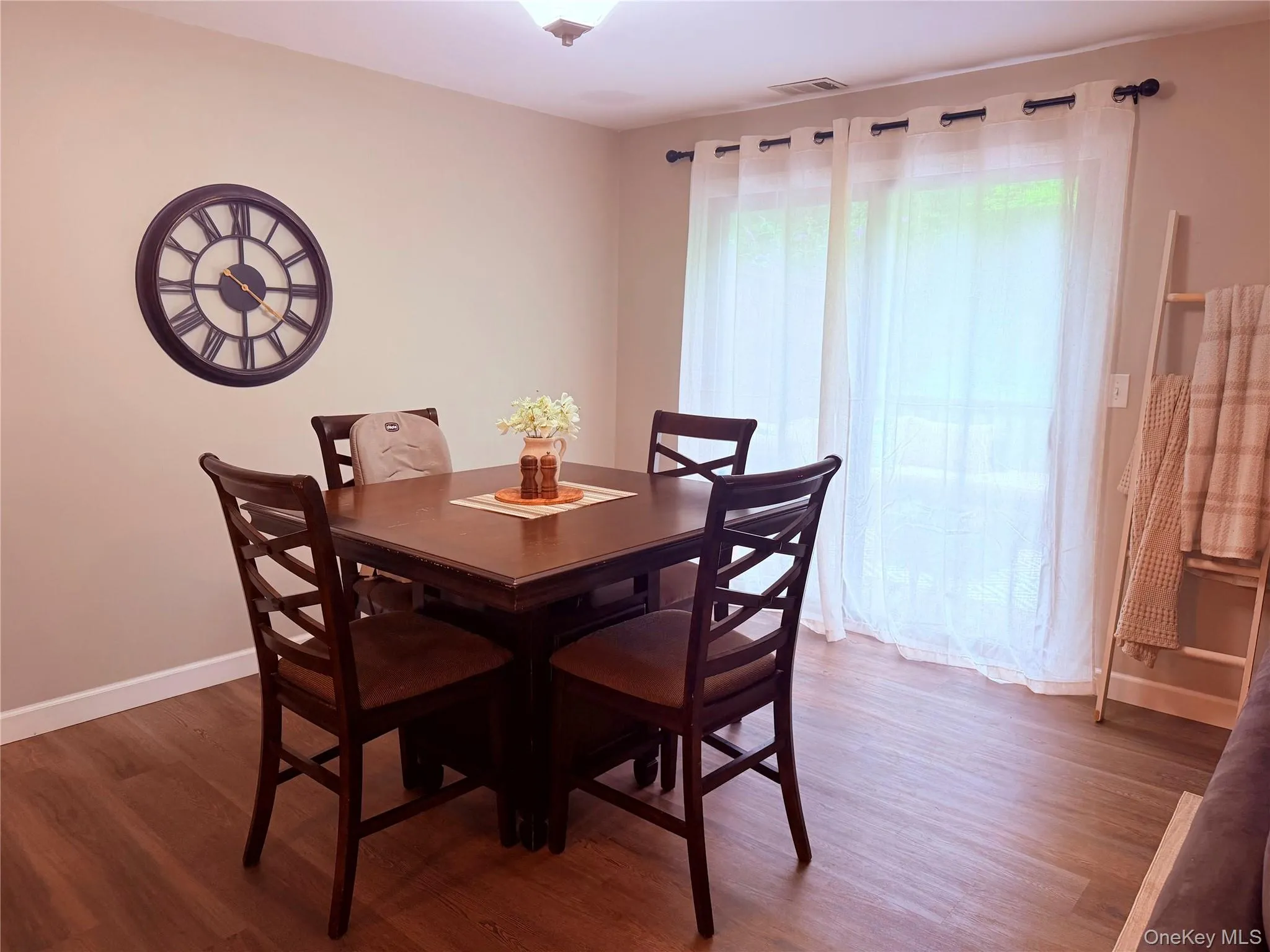 45 Redwood Drive, Woodbury, NY, 2 Bedrooms Bedrooms, 5 Rooms Rooms,1 BathroomBathrooms,Residential,For Rent,Redwood,0,1033890 45 Redwood Drive, Woodbury, NY, 2 Bedrooms Bedrooms, 5 Rooms Rooms,1 BathroomBathrooms,Residential,For Rent,Redwood,0,1033890