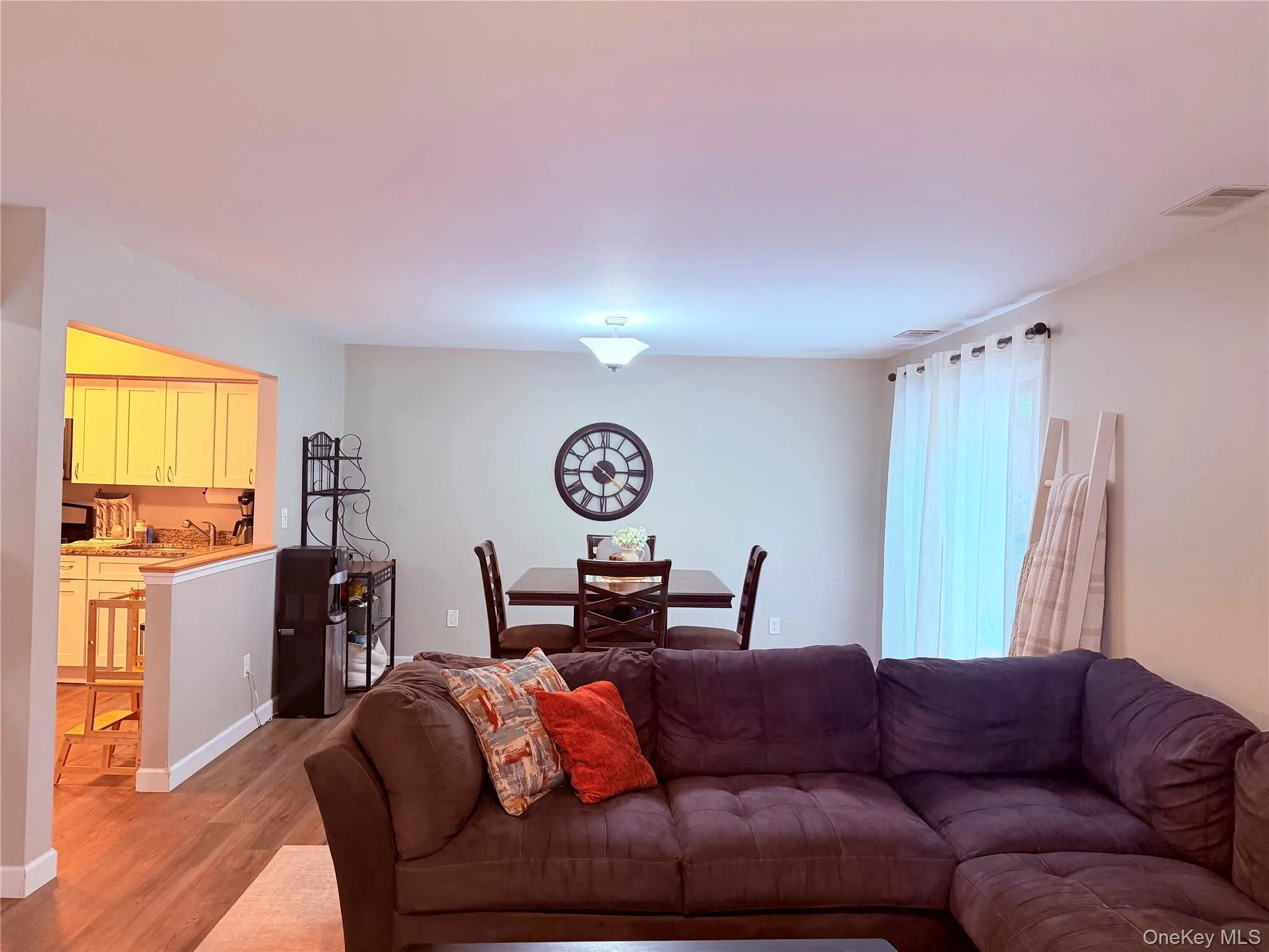 45 Redwood Drive, Woodbury, NY, 2 Bedrooms Bedrooms, 5 Rooms Rooms,1 BathroomBathrooms,Residential,For Rent,Redwood,0,1033890 45 Redwood Drive, Woodbury, NY, 2 Bedrooms Bedrooms, 5 Rooms Rooms,1 BathroomBathrooms,Residential,For Rent,Redwood,0,1033890