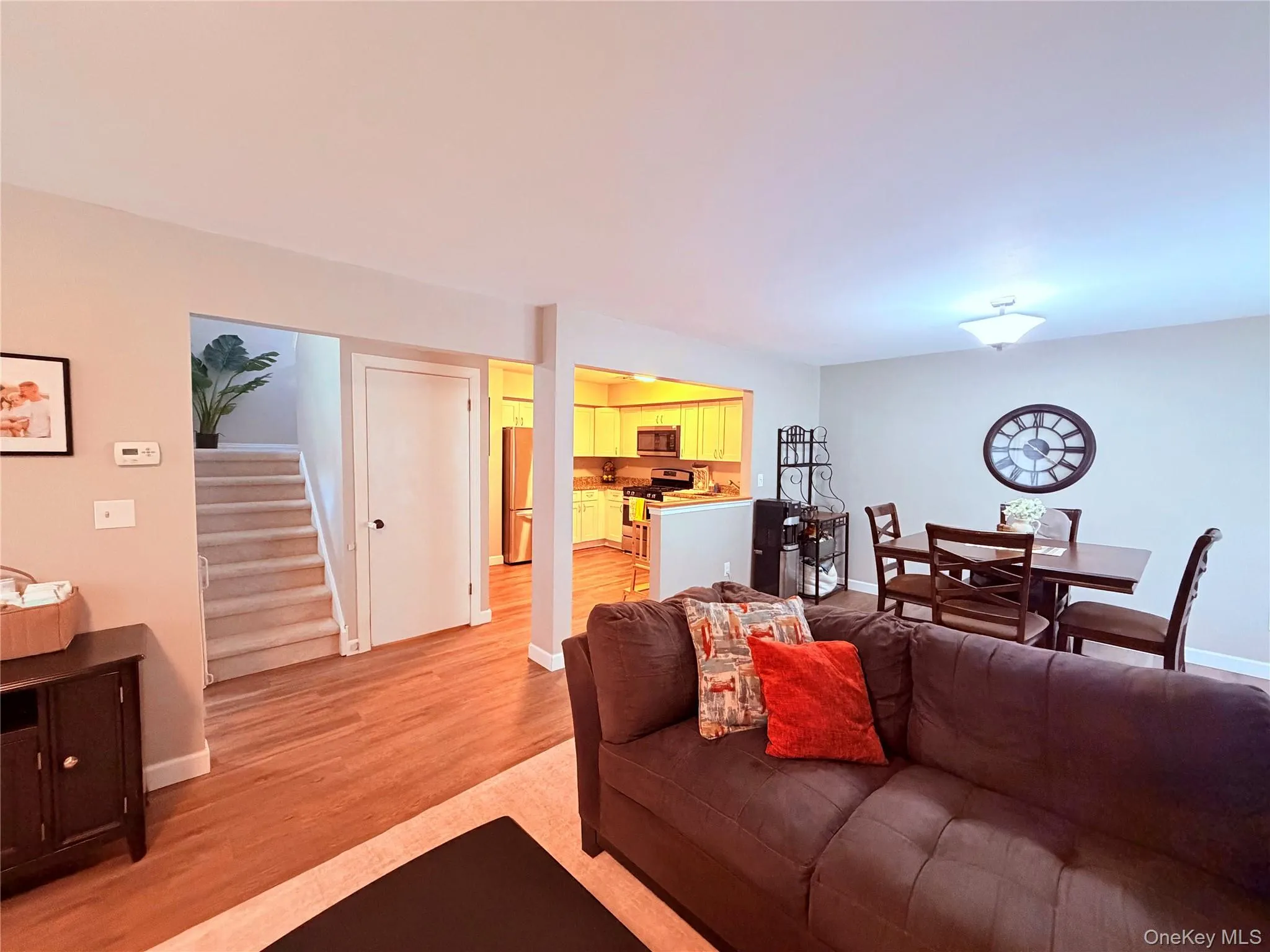 45 Redwood Drive, Woodbury, NY, 2 Bedrooms Bedrooms, 5 Rooms Rooms,1 BathroomBathrooms,Residential,For Rent,Redwood,0,1033890 45 Redwood Drive, Woodbury, NY, 2 Bedrooms Bedrooms, 5 Rooms Rooms,1 BathroomBathrooms,Residential,For Rent,Redwood,0,1033890