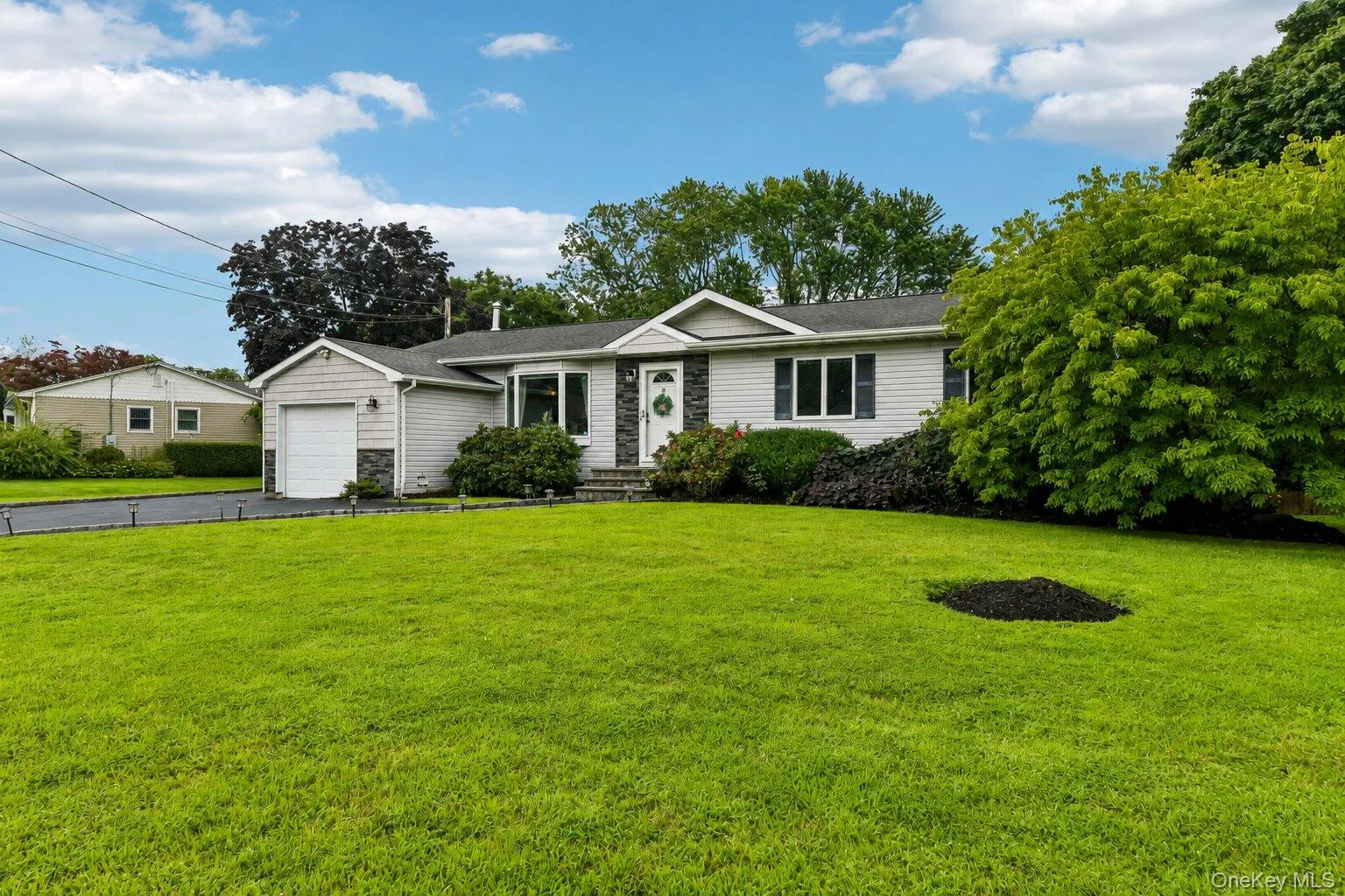 38 Nathan Drive, Islip, NY, 3 Bedrooms Bedrooms, 9 Rooms Rooms,1 BathroomBathrooms,Residential,For Rent,Nathan,0,1033901 38 Nathan Drive, Islip, NY, 3 Bedrooms Bedrooms, 9 Rooms Rooms,1 BathroomBathrooms,Residential,For Rent,Nathan,0,1033901