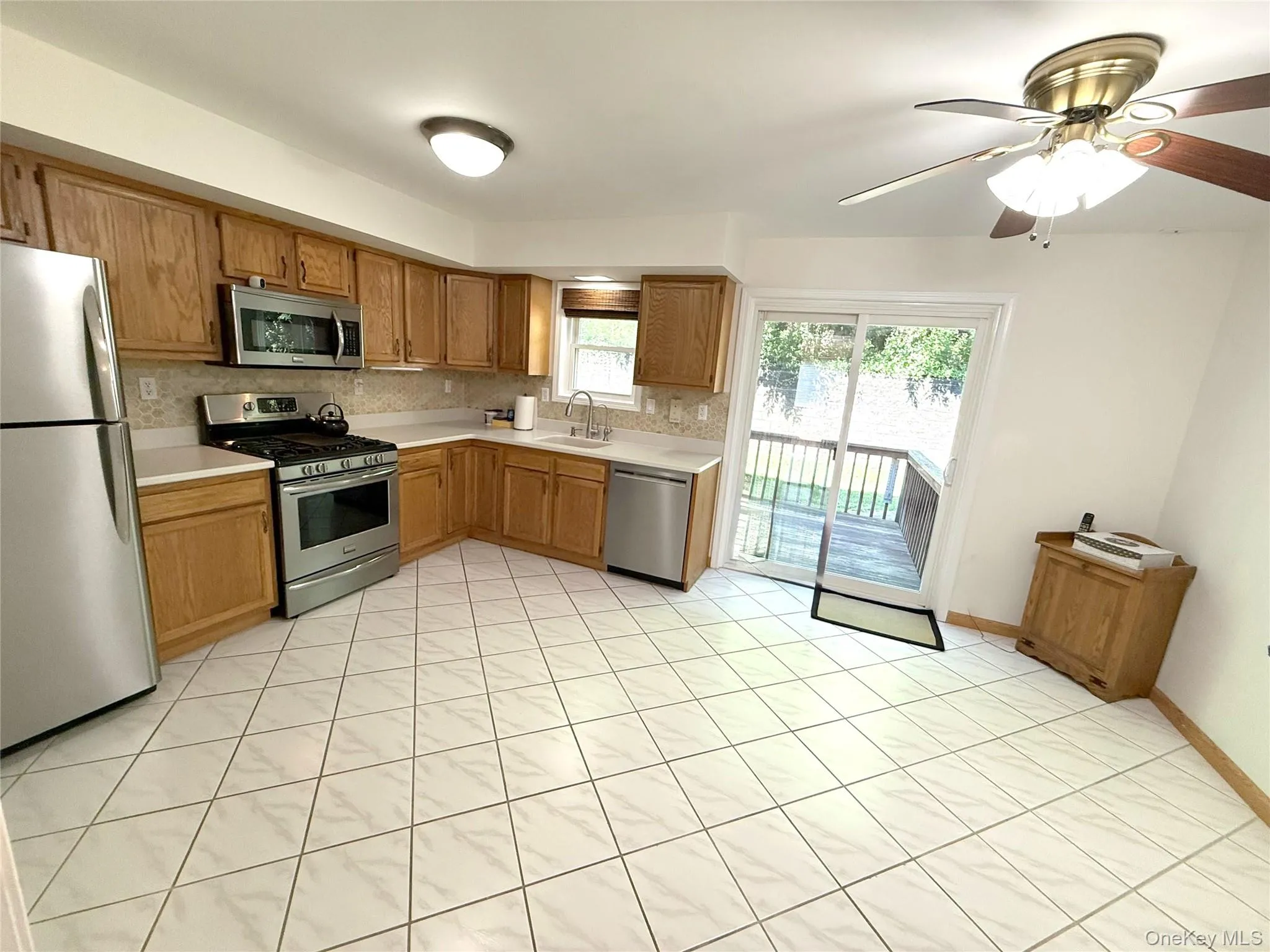 56 Foltim Way, Clarkstown, NY, 2 Bedrooms Bedrooms, 7 Rooms Rooms,2 BathroomsBathrooms,Residential,For Rent,Foltim,0,1033902 56 Foltim Way, Clarkstown, NY, 2 Bedrooms Bedrooms, 7 Rooms Rooms,2 BathroomsBathrooms,Residential,For Rent,Foltim,0,1033902