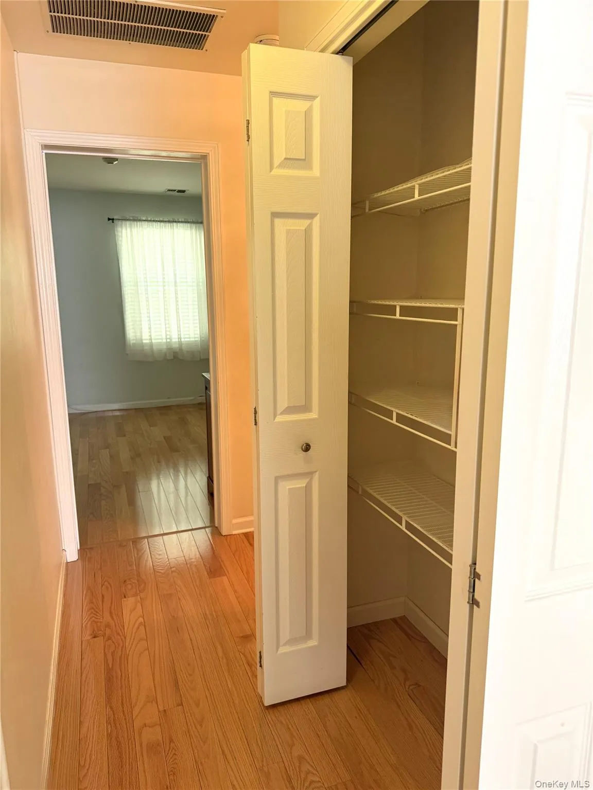 56 Foltim Way, Clarkstown, NY, 2 Bedrooms Bedrooms, 7 Rooms Rooms,2 BathroomsBathrooms,Residential,For Rent,Foltim,0,1033902 56 Foltim Way, Clarkstown, NY, 2 Bedrooms Bedrooms, 7 Rooms Rooms,2 BathroomsBathrooms,Residential,For Rent,Foltim,0,1033902
