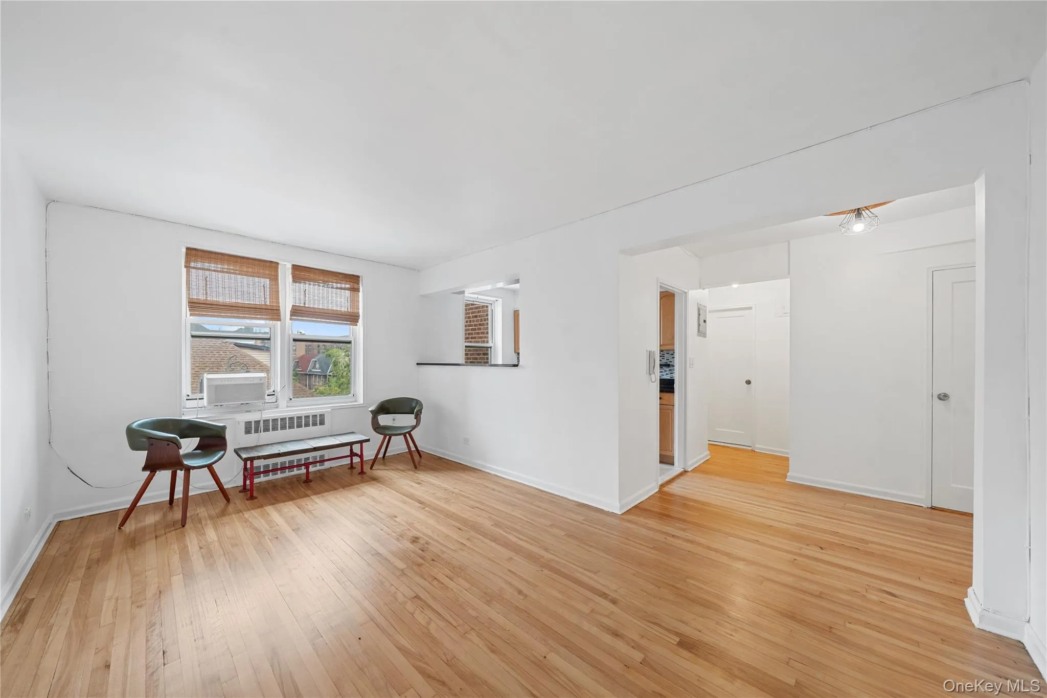 88-10 35th Avenue, New York, NY, 1 Bedroom Bedrooms, 3 Rooms Rooms,1 BathroomBathrooms,Residential,For Rent,35th,0,1033905 88-10 35th Avenue, New York, NY, 1 Bedroom Bedrooms, 3 Rooms Rooms,1 BathroomBathrooms,Residential,For Rent,35th,0,1033905