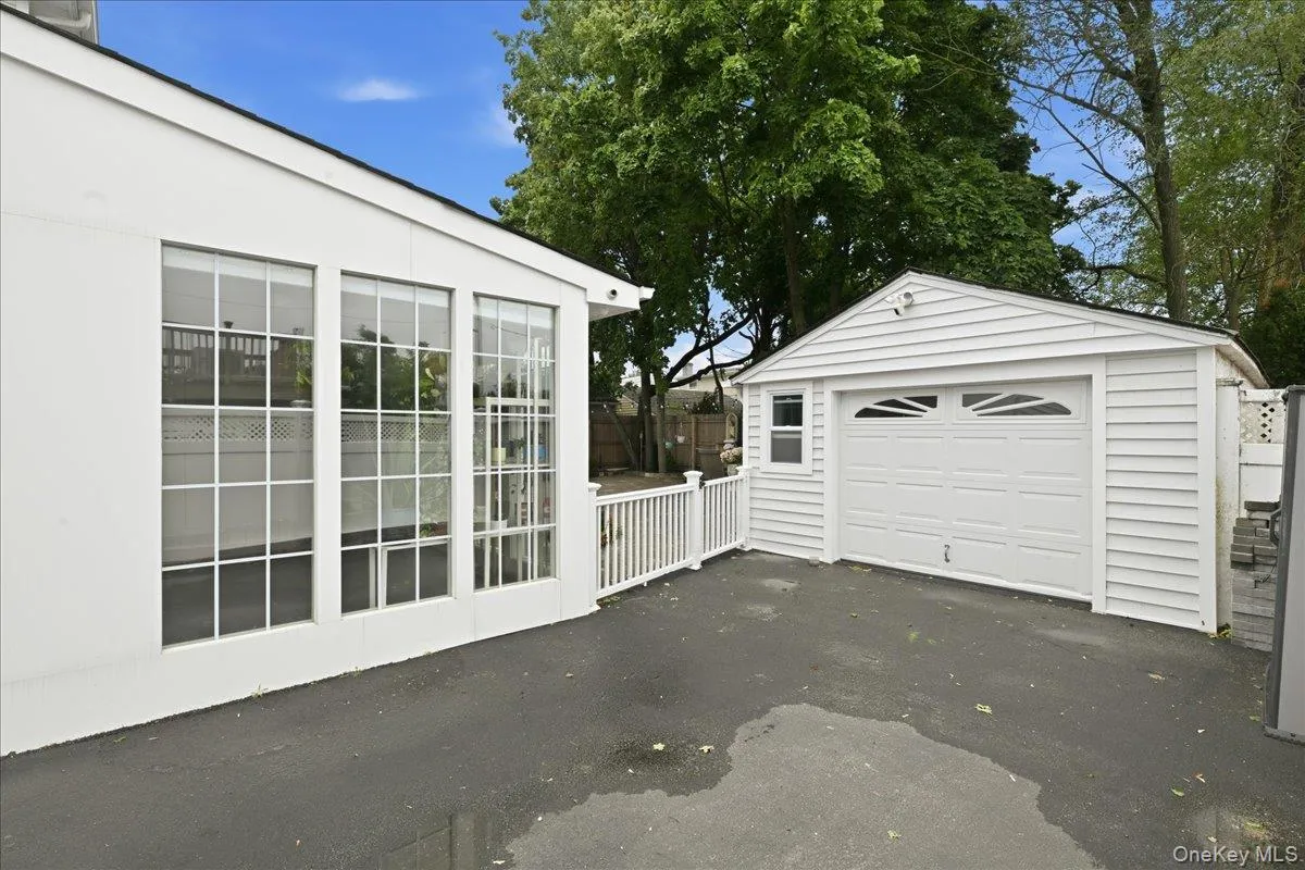 913 Merillon Avenue, Hempstead, NY, 4 Bedrooms Bedrooms, 6 Rooms Rooms,1 BathroomBathrooms,Residential,For Rent,Merillon,0,1033908 913 Merillon Avenue, Hempstead, NY, 4 Bedrooms Bedrooms, 6 Rooms Rooms,1 BathroomBathrooms,Residential,For Rent,Merillon,0,1033908