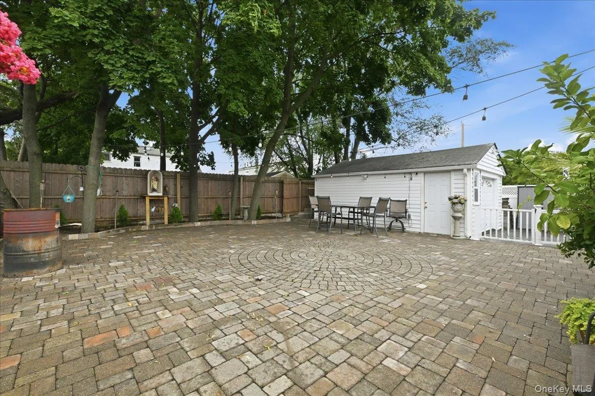 913 Merillon Avenue, Hempstead, NY, 4 Bedrooms Bedrooms, 6 Rooms Rooms,1 BathroomBathrooms,Residential,For Rent,Merillon,0,1033908 913 Merillon Avenue, Hempstead, NY, 4 Bedrooms Bedrooms, 6 Rooms Rooms,1 BathroomBathrooms,Residential,For Rent,Merillon,0,1033908