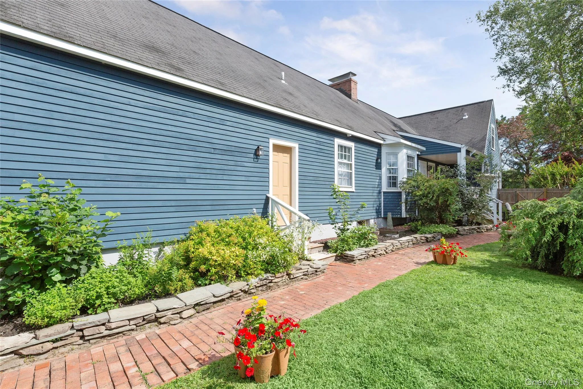 9 Aberdeen Lane, Southampton, NY, 3 Bedrooms Bedrooms, 9 Rooms Rooms,3 BathroomsBathrooms,Residential,For Rent,Aberdeen,0,1033910 9 Aberdeen Lane, Southampton, NY, 3 Bedrooms Bedrooms, 9 Rooms Rooms,3 BathroomsBathrooms,Residential,For Rent,Aberdeen,0,1033910