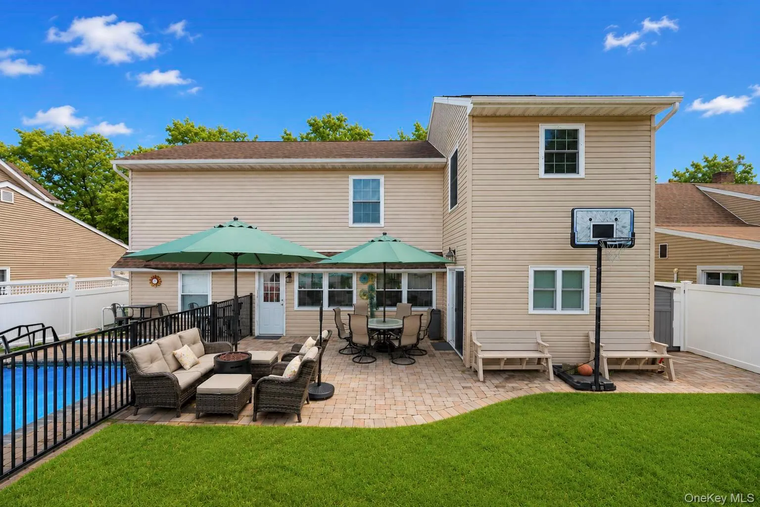 41 Miller Place, Hempstead, NY, 5 Bedrooms Bedrooms, 10 Rooms Rooms,2 BathroomsBathrooms,Residential,For Rent,Miller,0,1033911 41 Miller Place, Hempstead, NY, 5 Bedrooms Bedrooms, 10 Rooms Rooms,2 BathroomsBathrooms,Residential,For Rent,Miller,0,1033911
