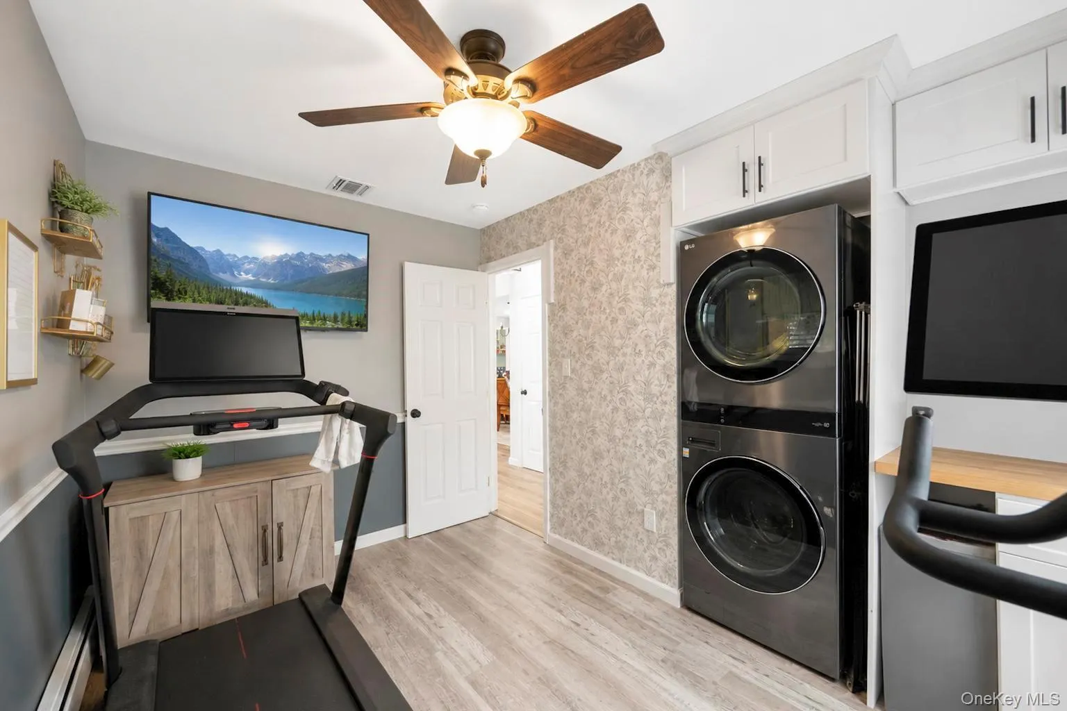 41 Miller Place, Hempstead, NY, 5 Bedrooms Bedrooms, 10 Rooms Rooms,2 BathroomsBathrooms,Residential,For Rent,Miller,0,1033911 41 Miller Place, Hempstead, NY, 5 Bedrooms Bedrooms, 10 Rooms Rooms,2 BathroomsBathrooms,Residential,For Rent,Miller,0,1033911