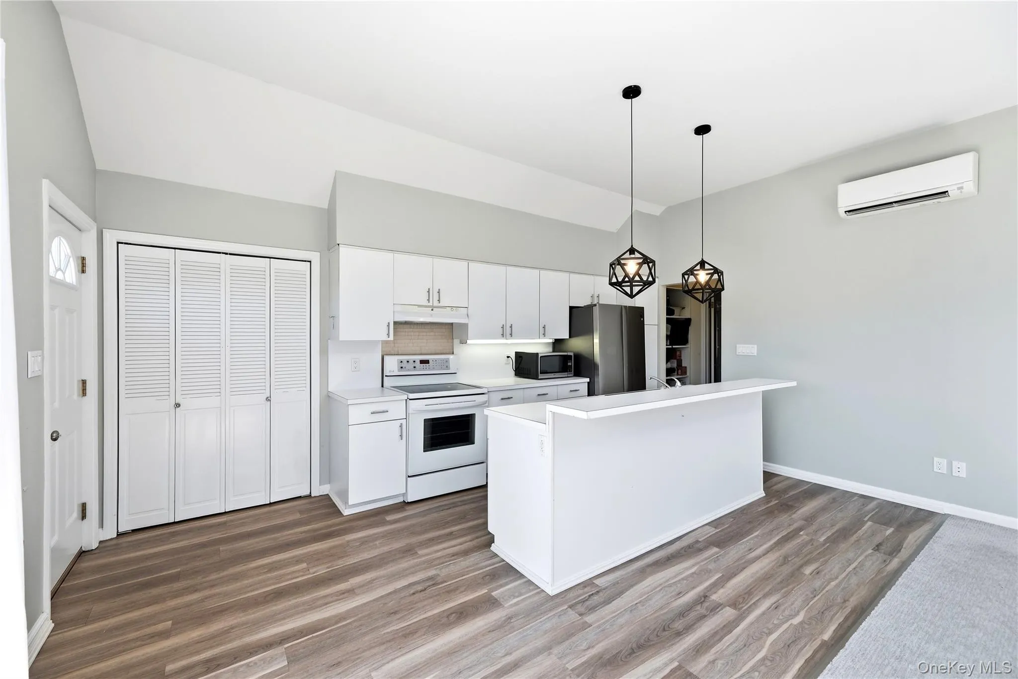 57 Girard Avenue, Islip, NY, 4 Bedrooms Bedrooms, 12 Rooms Rooms,2 BathroomsBathrooms,Residential,For Rent,Girard,0,1033916 57 Girard Avenue, Islip, NY, 4 Bedrooms Bedrooms, 12 Rooms Rooms,2 BathroomsBathrooms,Residential,For Rent,Girard,0,1033916