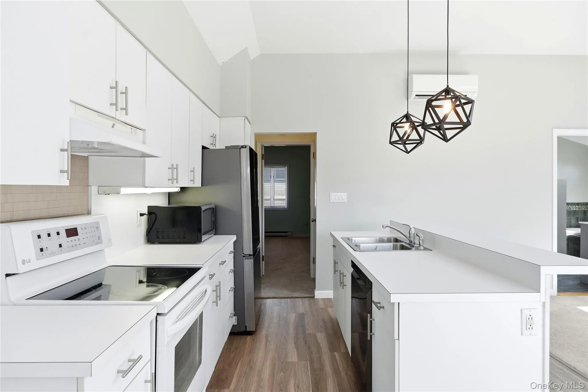 57 Girard Avenue, Islip, NY, 4 Bedrooms Bedrooms, 12 Rooms Rooms,2 BathroomsBathrooms,Residential,For Rent,Girard,0,1033916 57 Girard Avenue, Islip, NY, 4 Bedrooms Bedrooms, 12 Rooms Rooms,2 BathroomsBathrooms,Residential,For Rent,Girard,0,1033916