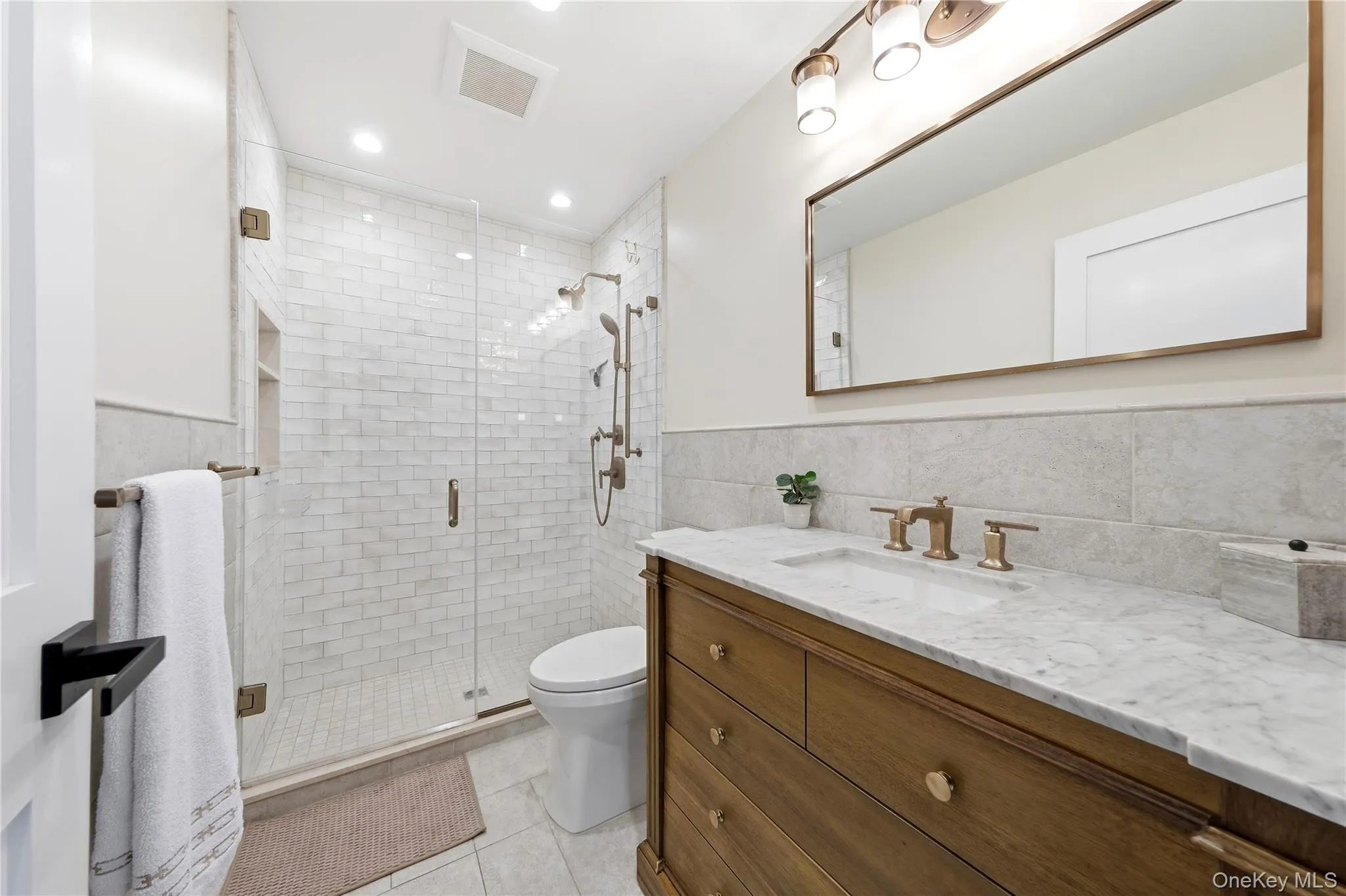 57 Girard Avenue, Islip, NY, 4 Bedrooms Bedrooms, 12 Rooms Rooms,2 BathroomsBathrooms,Residential,For Rent,Girard,0,1033916 57 Girard Avenue, Islip, NY, 4 Bedrooms Bedrooms, 12 Rooms Rooms,2 BathroomsBathrooms,Residential,For Rent,Girard,0,1033916