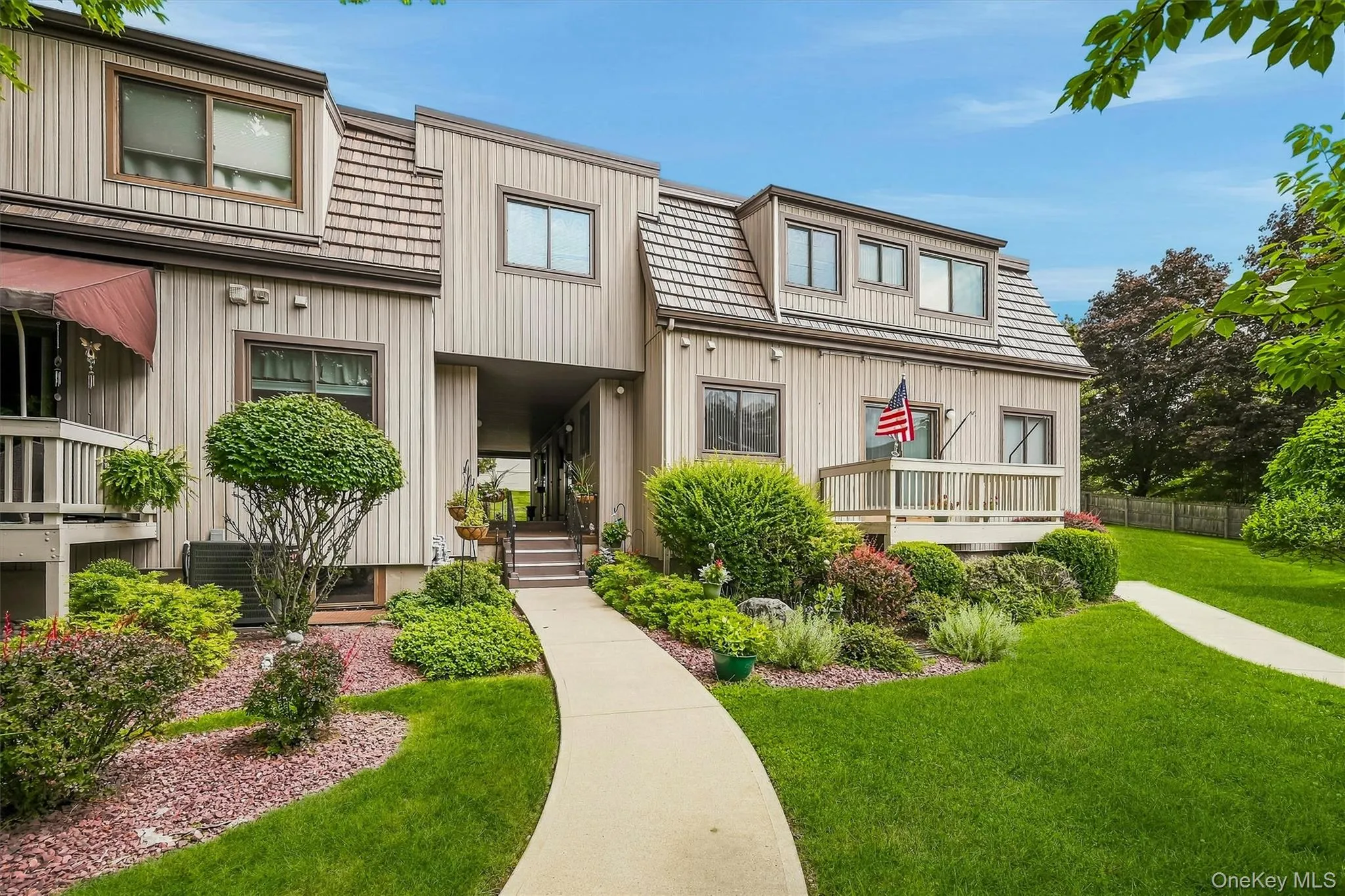 84 Sycamore Drive in located in Building Number #12. 84 Sycamore Drive in located in Building Number #12.