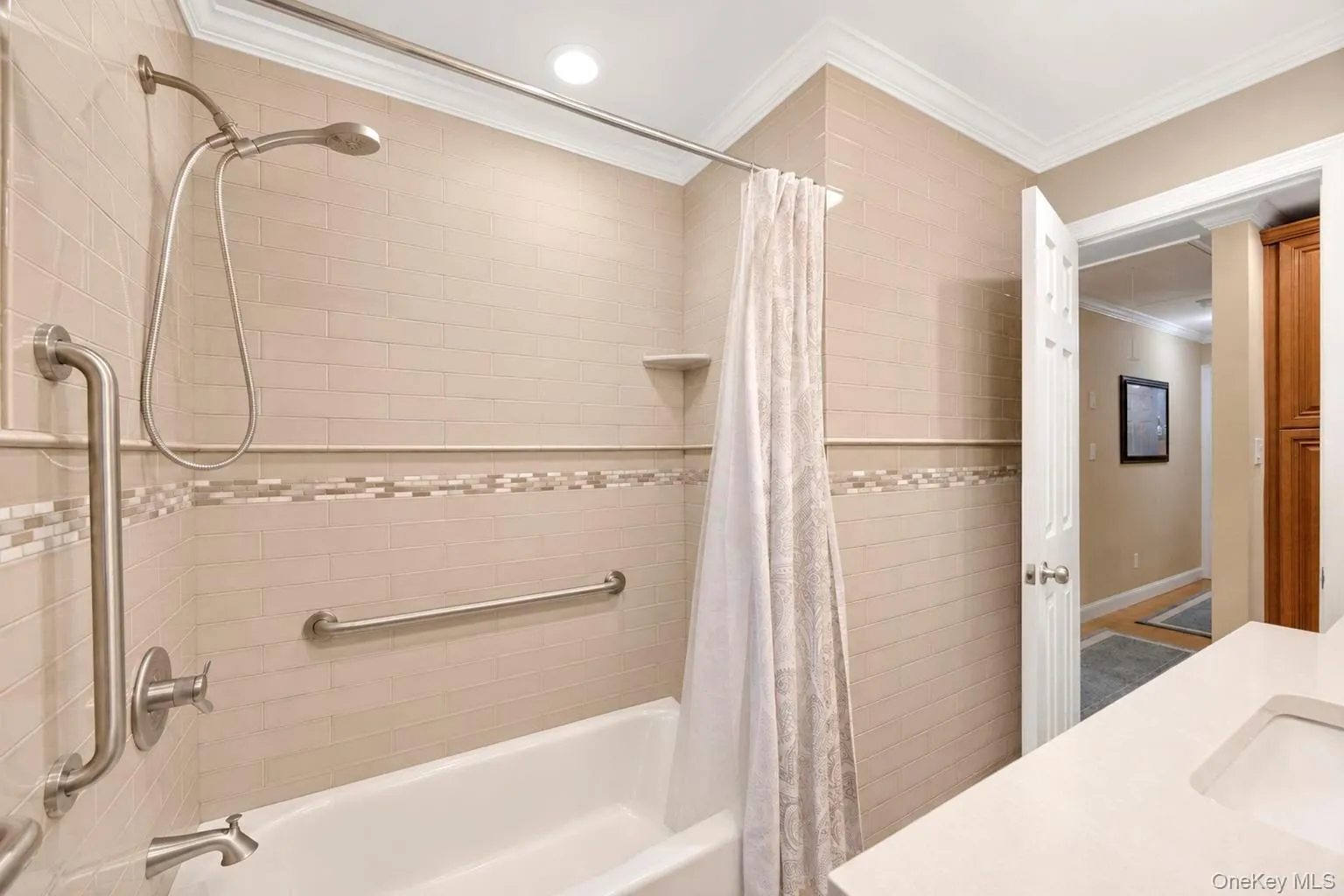 18 Cornell Lane, Oyster Bay, NY, 3 Bedrooms Bedrooms, 8 Rooms Rooms,2 BathroomsBathrooms,Residential,For Rent,Cornell,0,1033919 18 Cornell Lane, Oyster Bay, NY, 3 Bedrooms Bedrooms, 8 Rooms Rooms,2 BathroomsBathrooms,Residential,For Rent,Cornell,0,1033919
