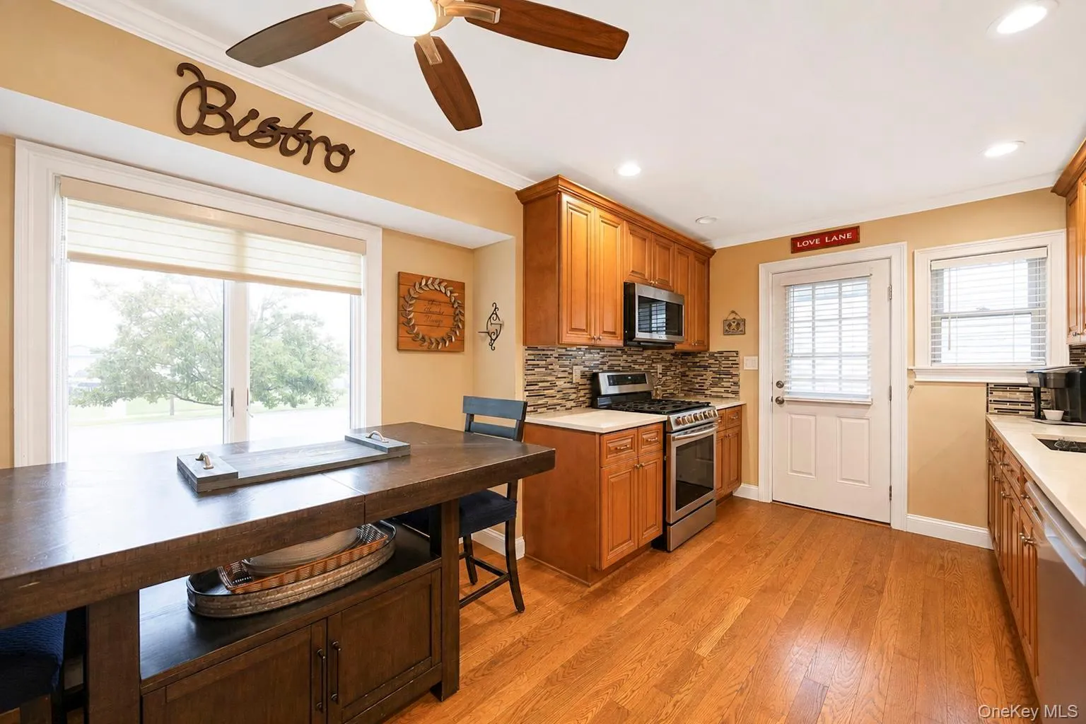 18 Cornell Lane, Oyster Bay, NY, 3 Bedrooms Bedrooms, 8 Rooms Rooms,2 BathroomsBathrooms,Residential,For Rent,Cornell,0,1033919 18 Cornell Lane, Oyster Bay, NY, 3 Bedrooms Bedrooms, 8 Rooms Rooms,2 BathroomsBathrooms,Residential,For Rent,Cornell,0,1033919