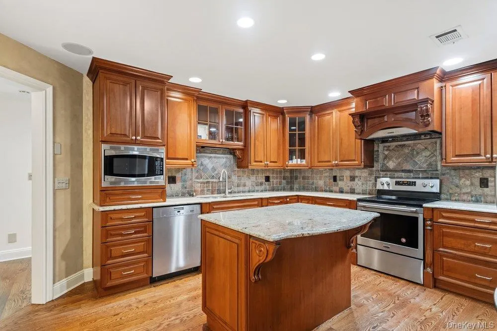 11 Maple Run Drive, Oyster Bay, NY, 3 Bedrooms Bedrooms, 7 Rooms Rooms,2 BathroomsBathrooms,Residential,For Rent,Maple Run,0,1033921 11 Maple Run Drive, Oyster Bay, NY, 3 Bedrooms Bedrooms, 7 Rooms Rooms,2 BathroomsBathrooms,Residential,For Rent,Maple Run,0,1033921