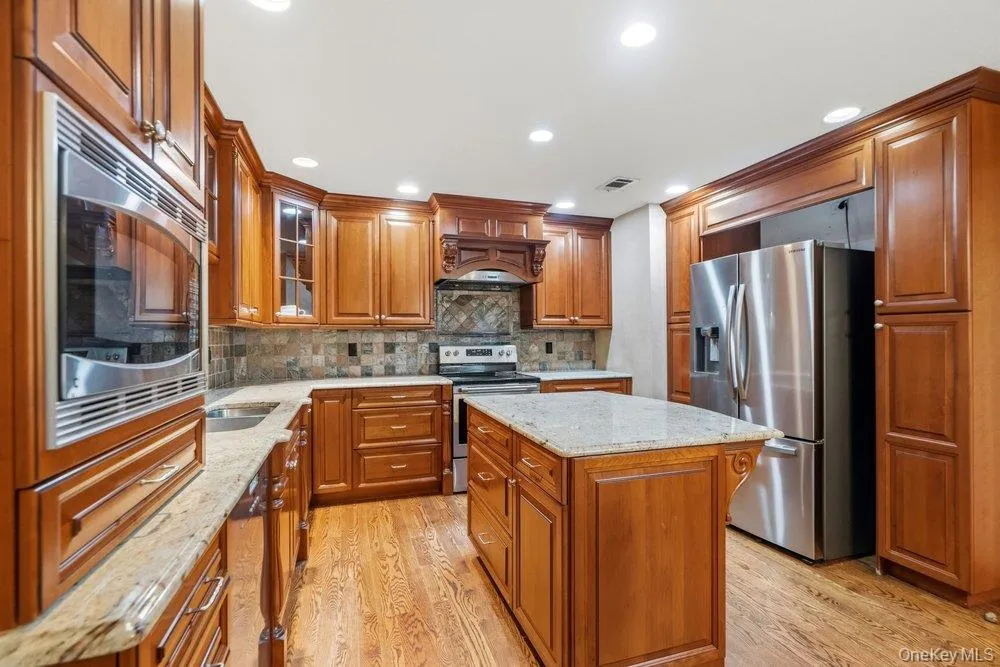11 Maple Run Drive, Oyster Bay, NY, 3 Bedrooms Bedrooms, 7 Rooms Rooms,2 BathroomsBathrooms,Residential,For Rent,Maple Run,0,1033921 11 Maple Run Drive, Oyster Bay, NY, 3 Bedrooms Bedrooms, 7 Rooms Rooms,2 BathroomsBathrooms,Residential,For Rent,Maple Run,0,1033921