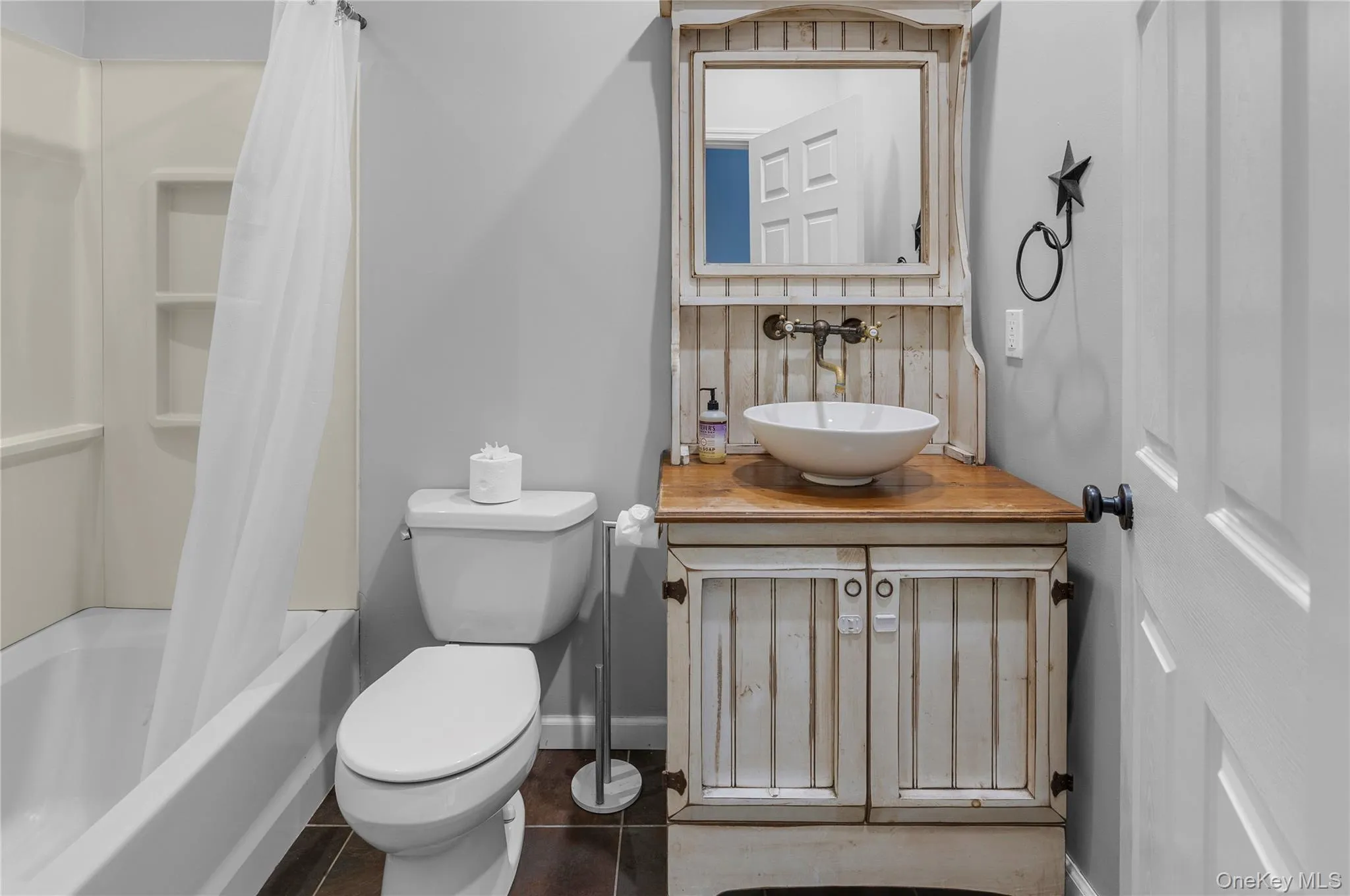 62 Douglaston Road, Brookhaven, NY, 4 Bedrooms Bedrooms, 9 Rooms Rooms,2 BathroomsBathrooms,Residential,For Rent,Douglaston,0,1033926 62 Douglaston Road, Brookhaven, NY, 4 Bedrooms Bedrooms, 9 Rooms Rooms,2 BathroomsBathrooms,Residential,For Rent,Douglaston,0,1033926
